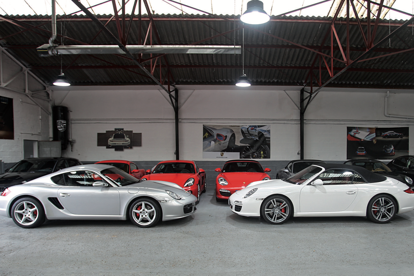 Vue large du showroom — Cayman, 911 et cabrioles