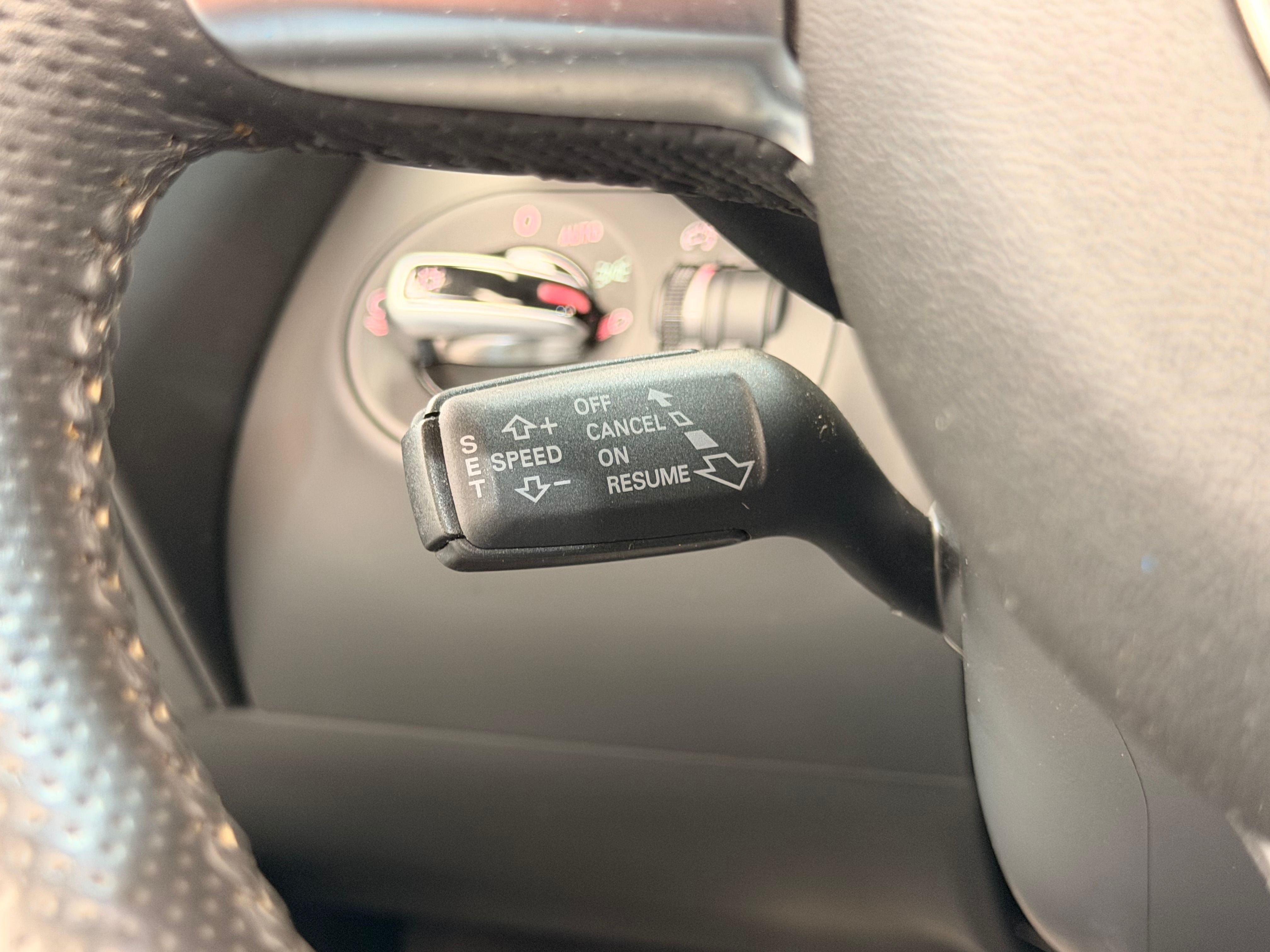 Audi R8 Spyder V10 525CV S TRONIC 2013 — detail (59)