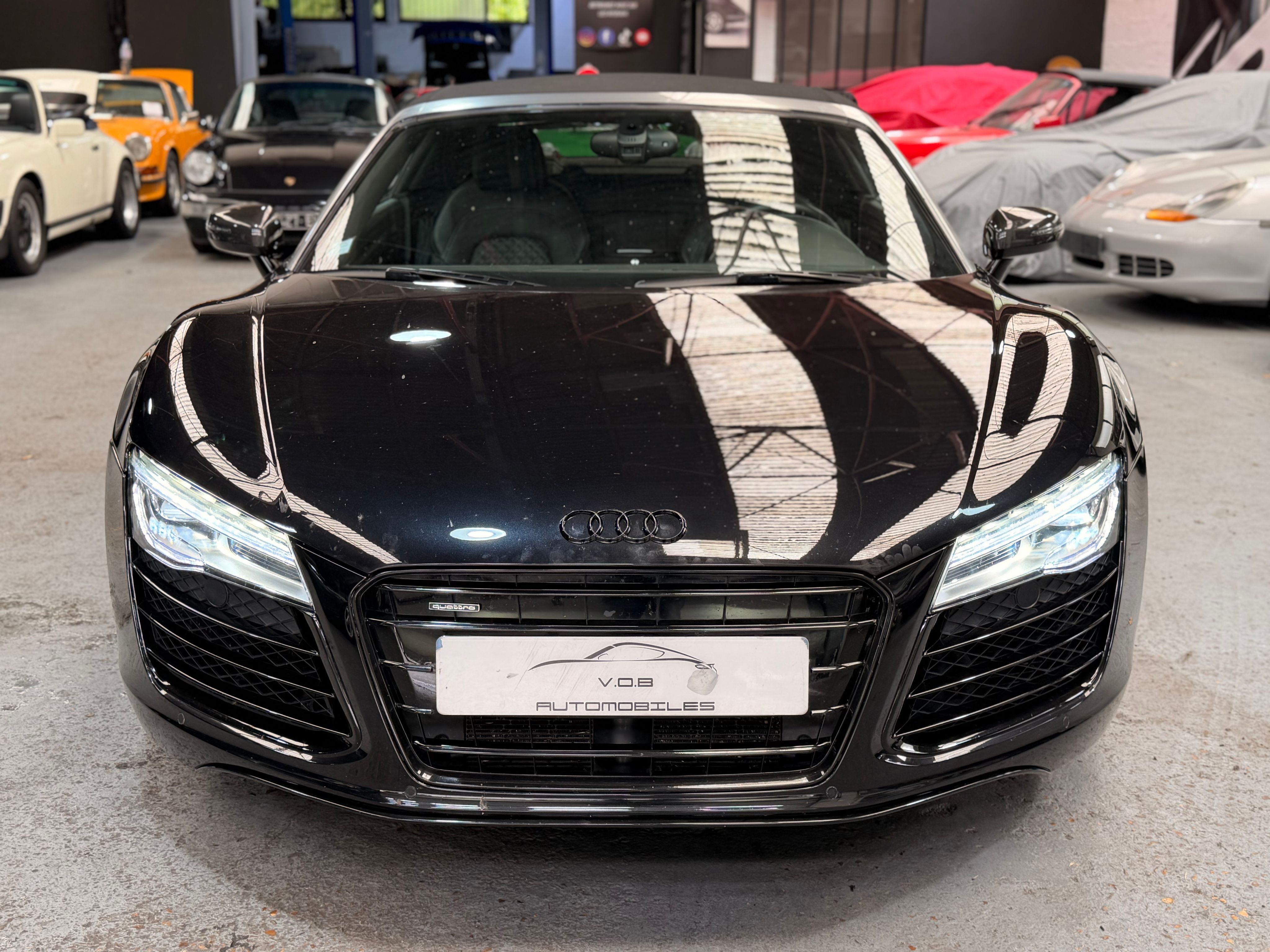 Audi R8 Spyder V10 525CV S TRONIC 2013 — vue de face (6)