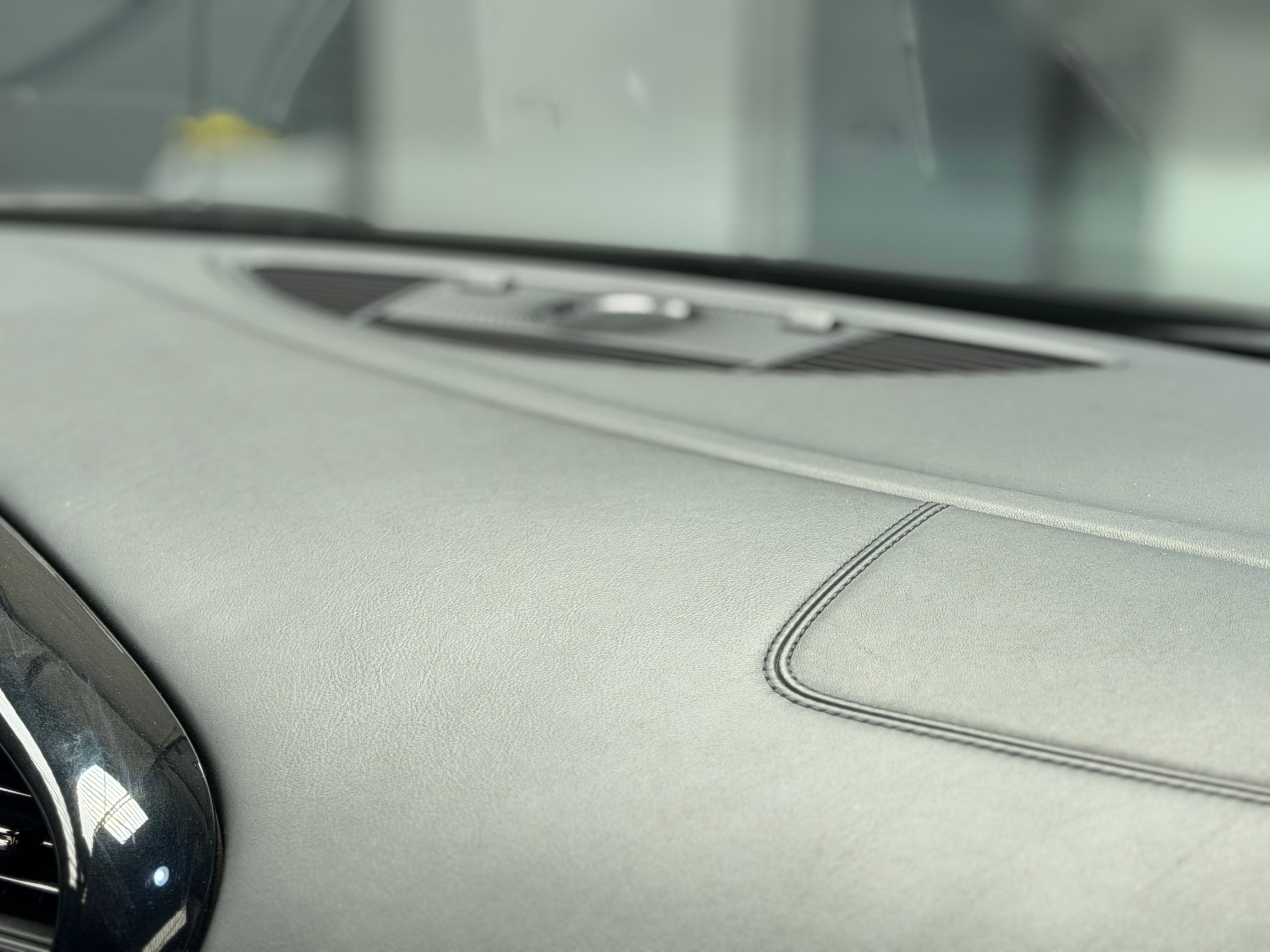 Audi R8 Spyder V10 525CV S TRONIC 2013 — tableau de bord (26)