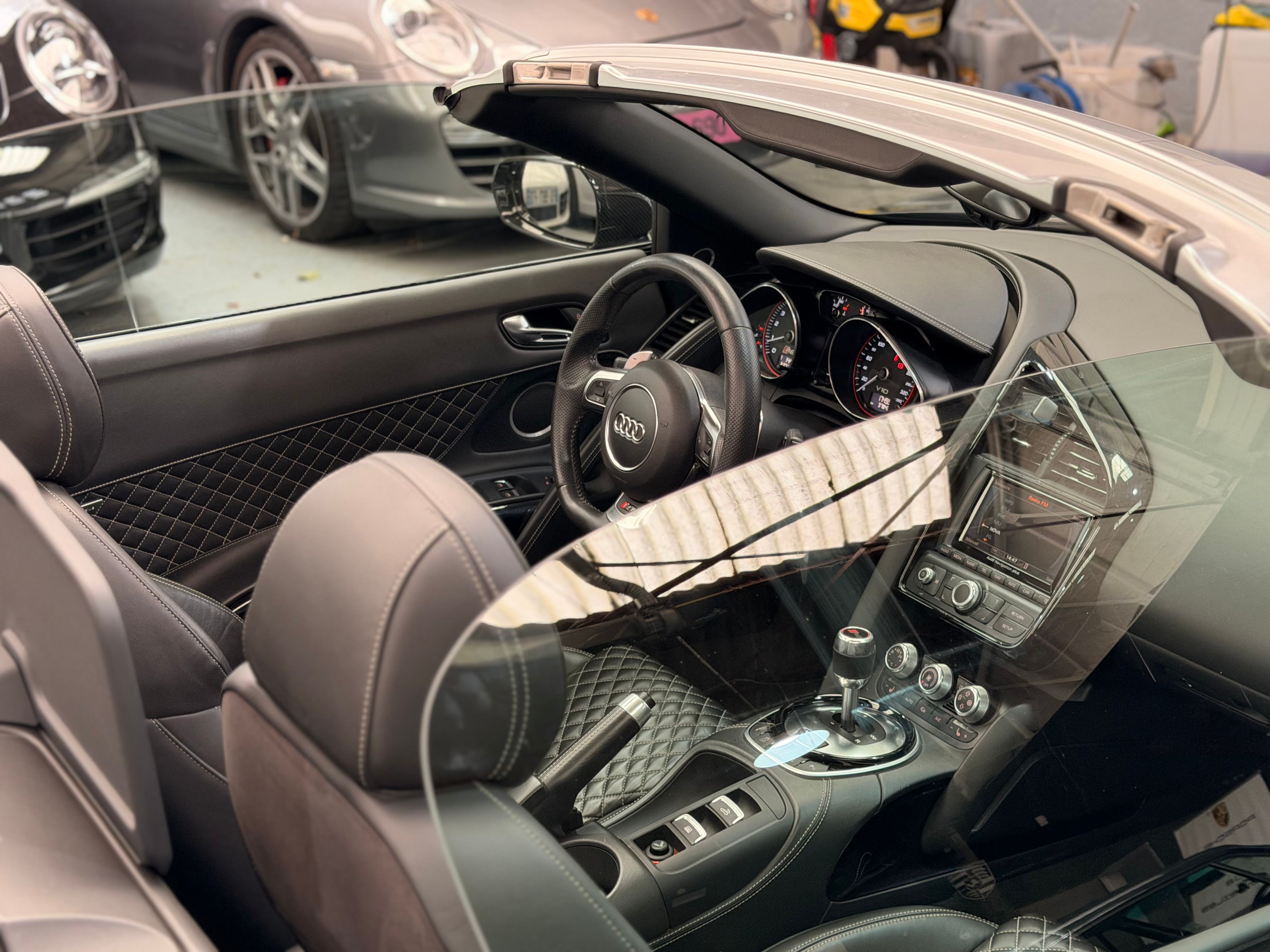 Audi R8 Spyder V10 525CV S TRONIC 2013 — tableau de bord (20)