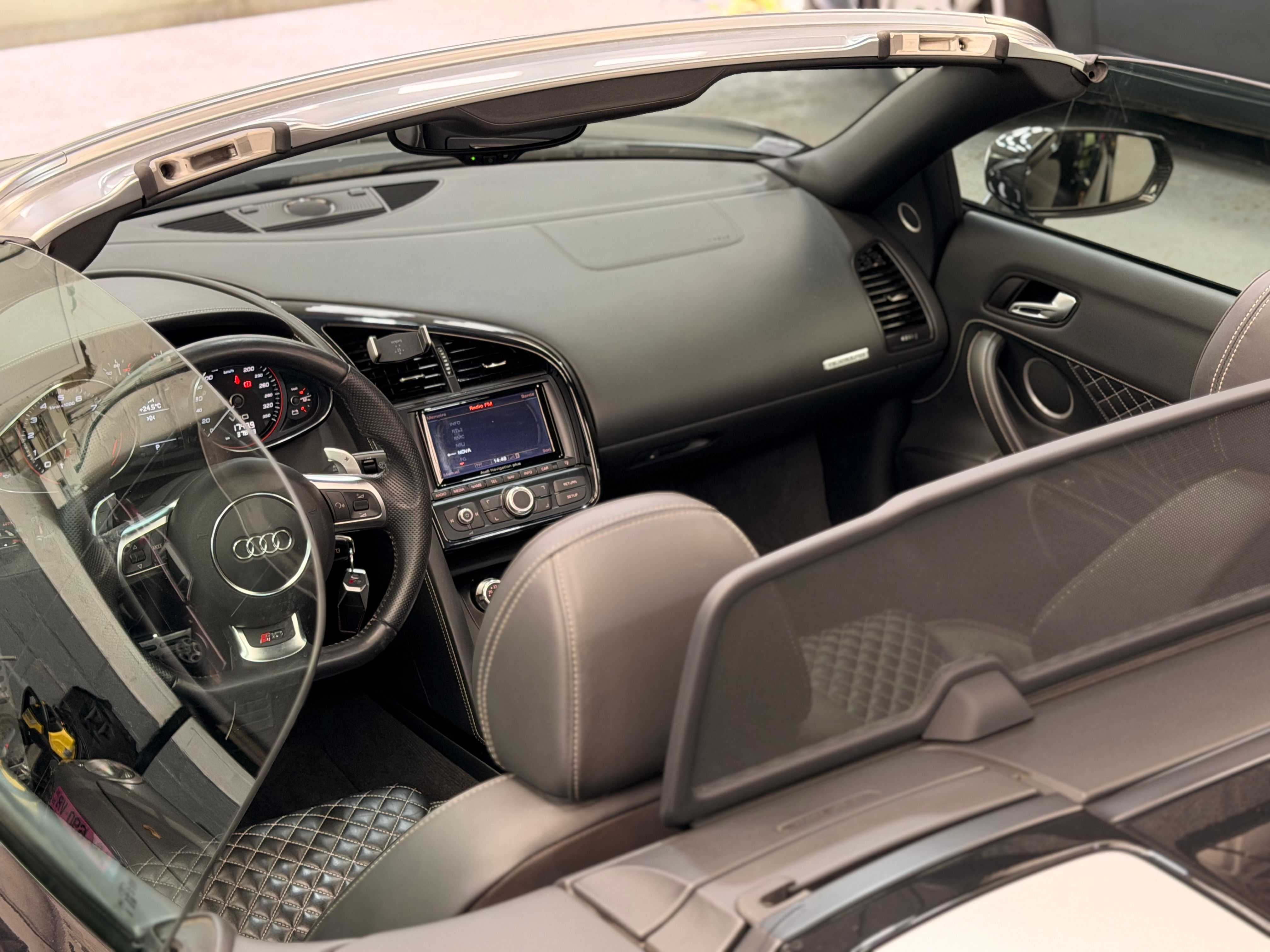Audi R8 Spyder V10 525CV S TRONIC 2013 — tableau de bord (21)