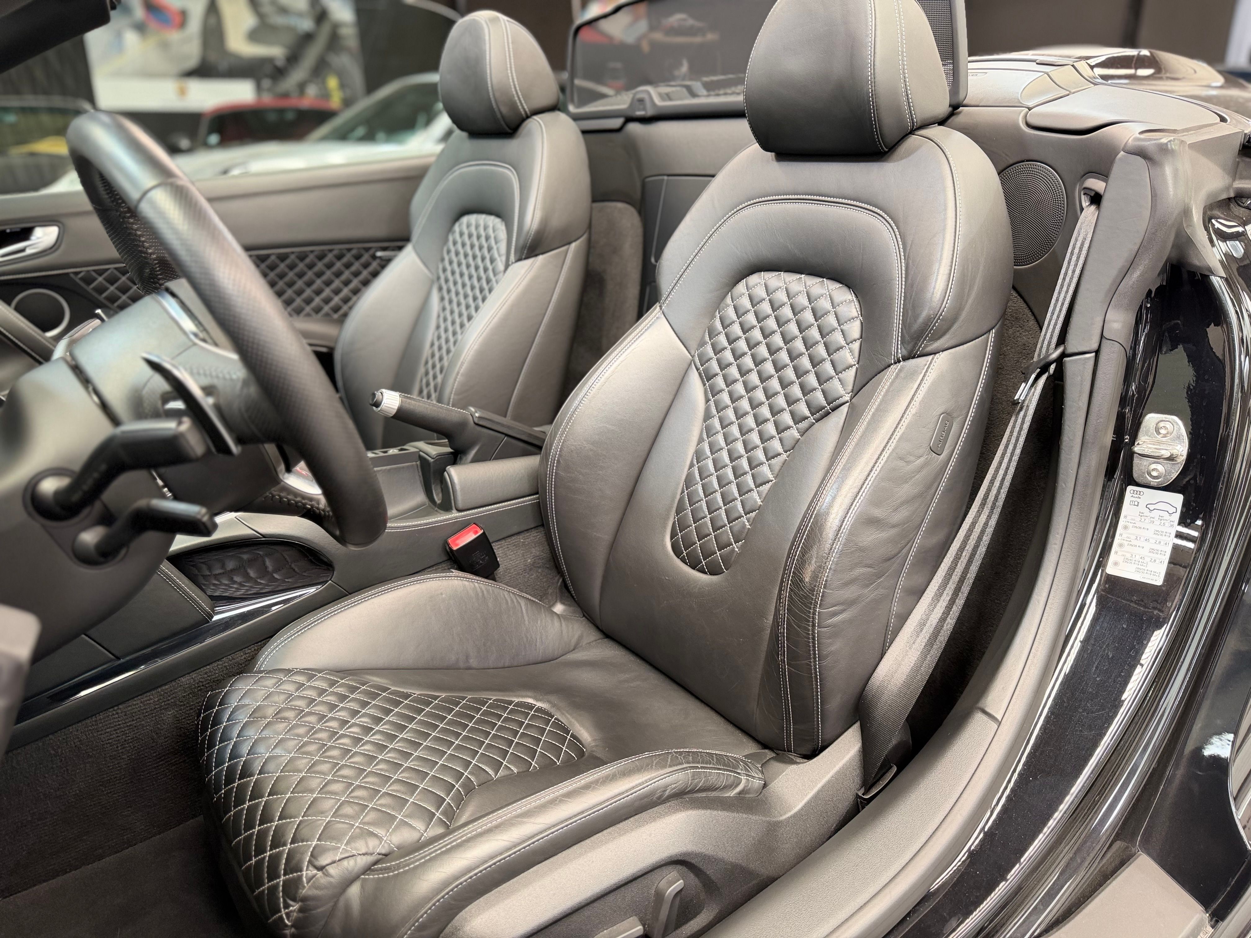 Audi R8 Spyder V10 525CV S TRONIC 2013 — sieges (29)