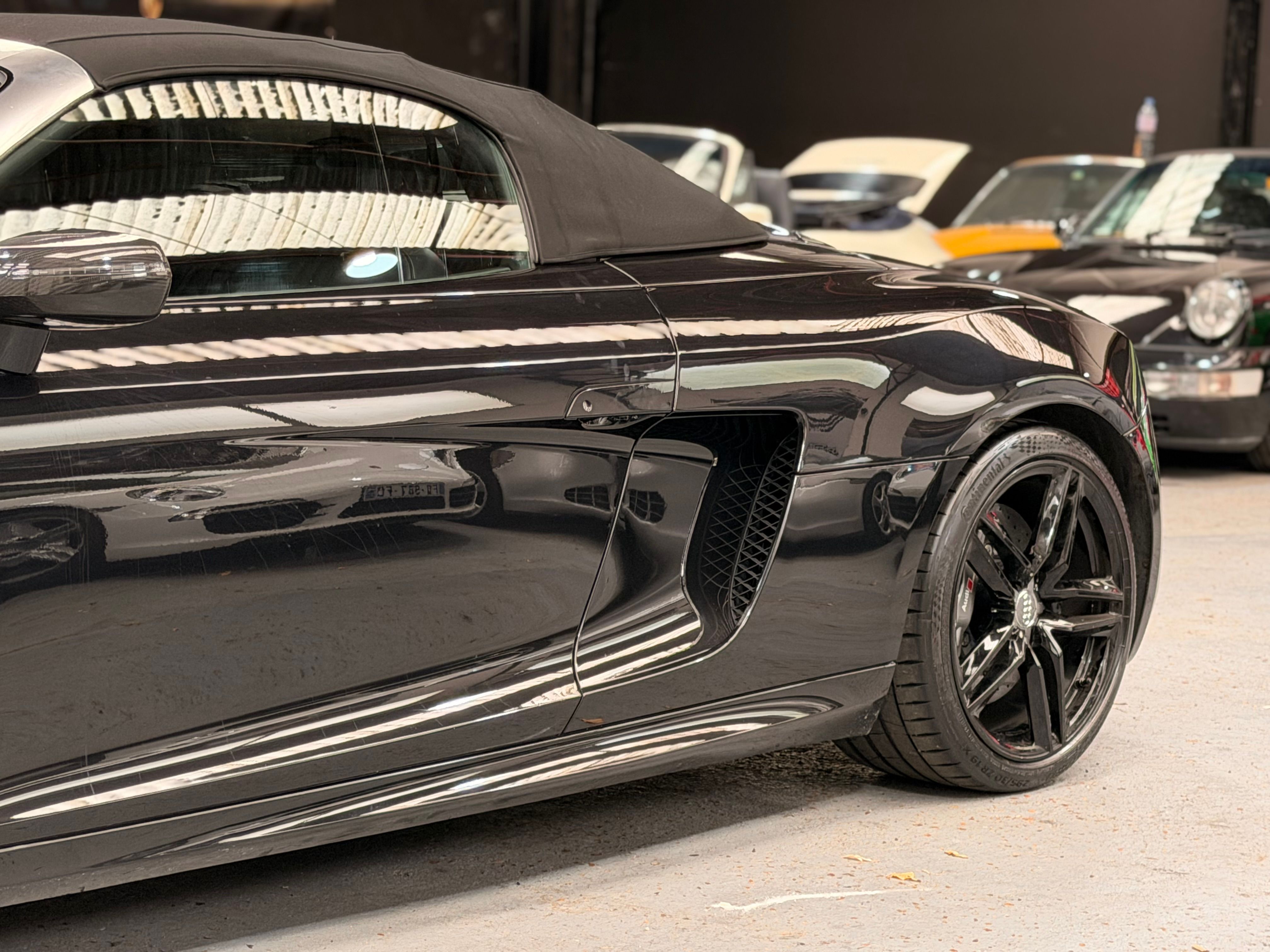 Audi R8 Spyder V10 525CV S TRONIC 2013 — vue arriere trois-quarts (12)