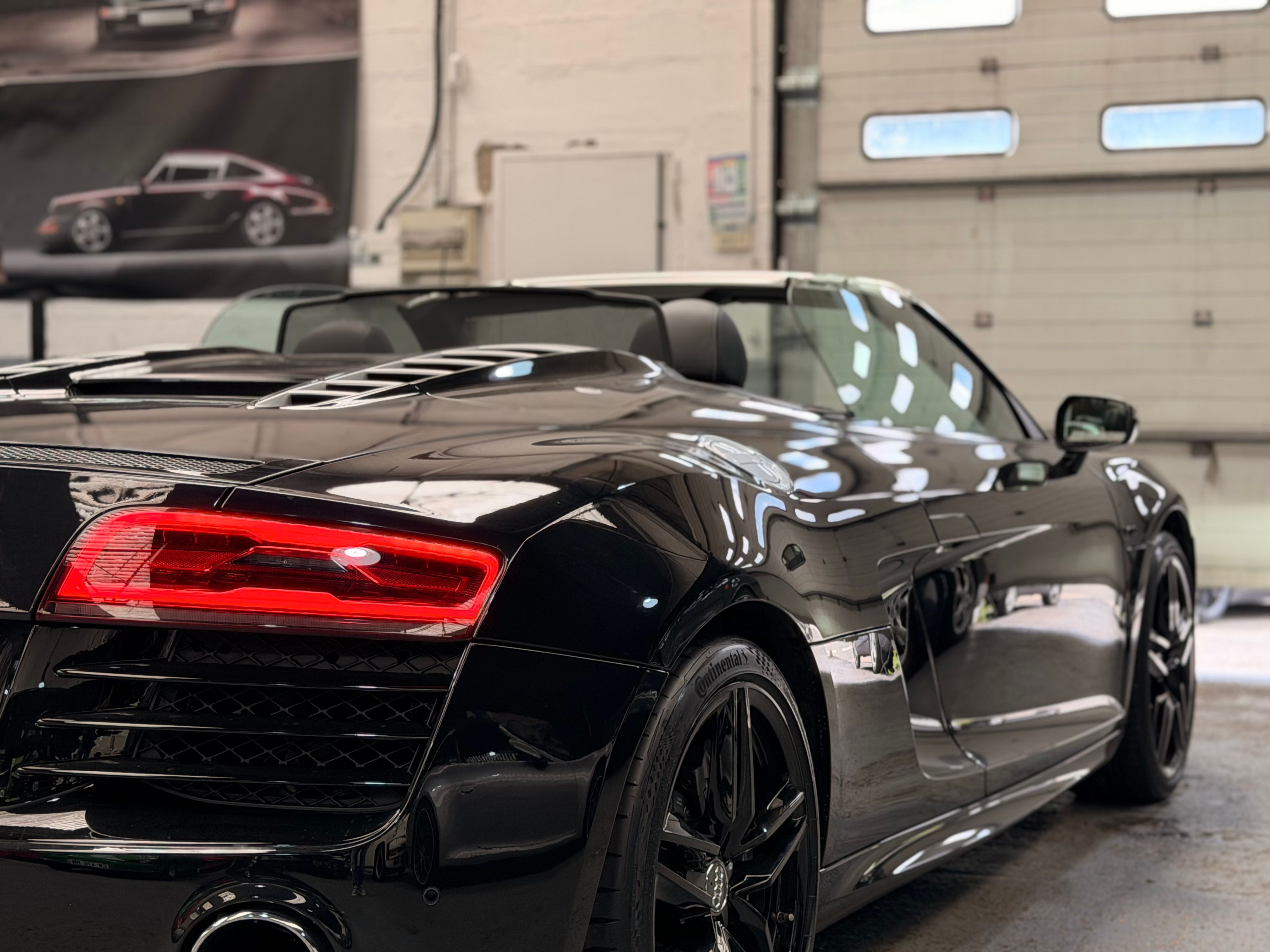 Audi R8 Spyder V10 525CV S TRONIC 2013 — vue arriere trois-quarts (13)