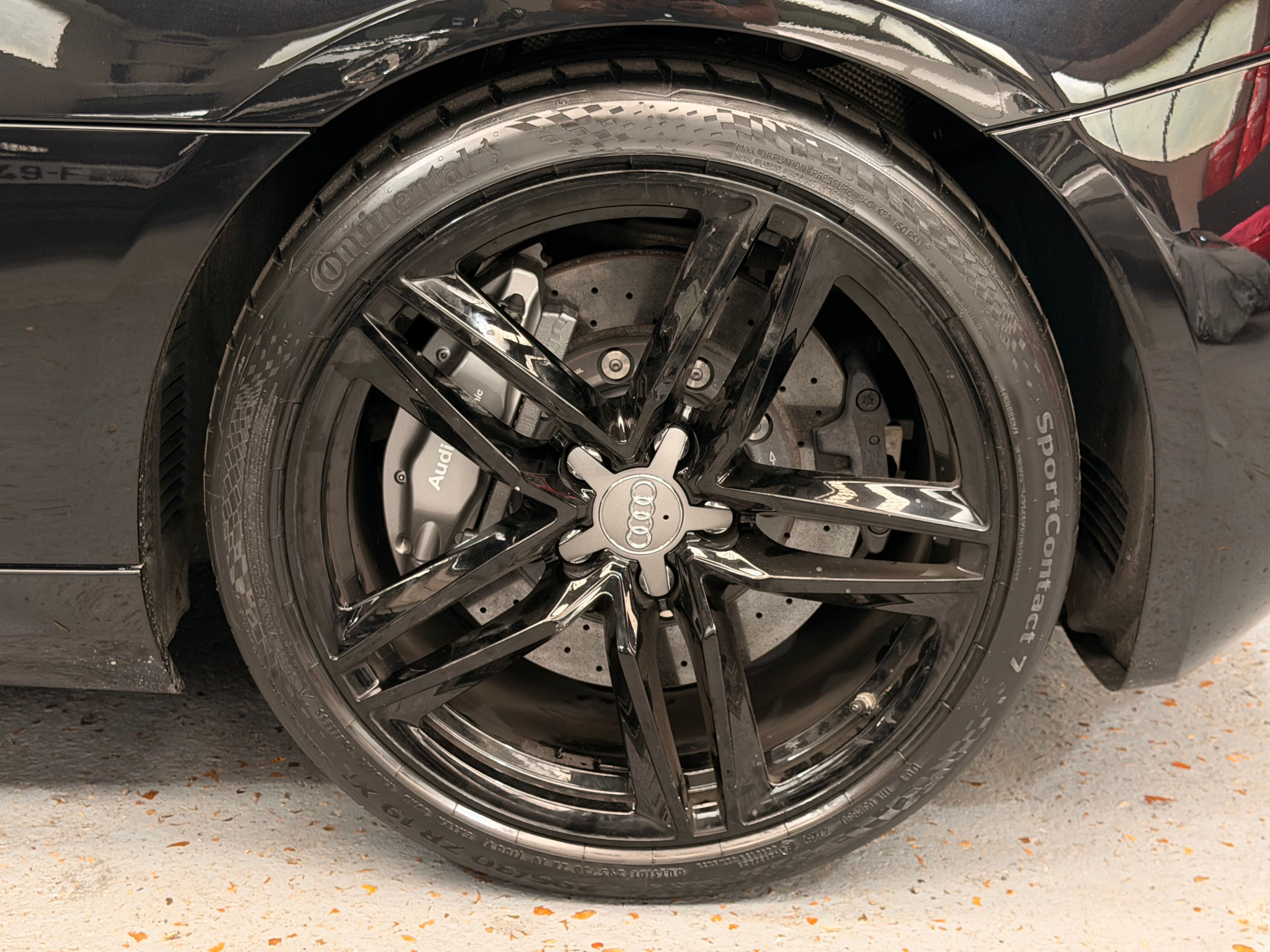 Audi R8 Spyder V10 525CV S TRONIC 2013 — jante et pneumatique (38)