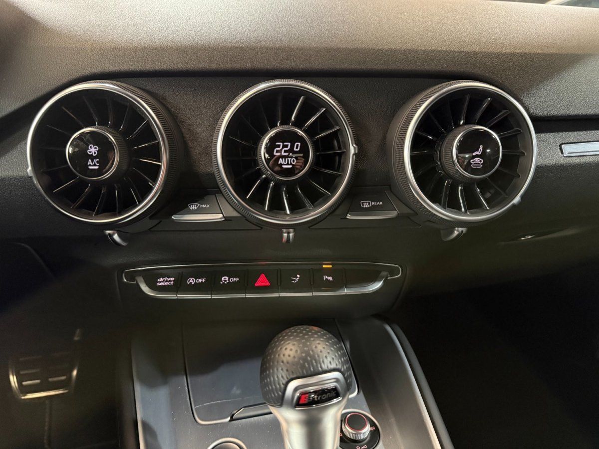 Audi TT III Competition Plus 2022 — tableau de bord (15)