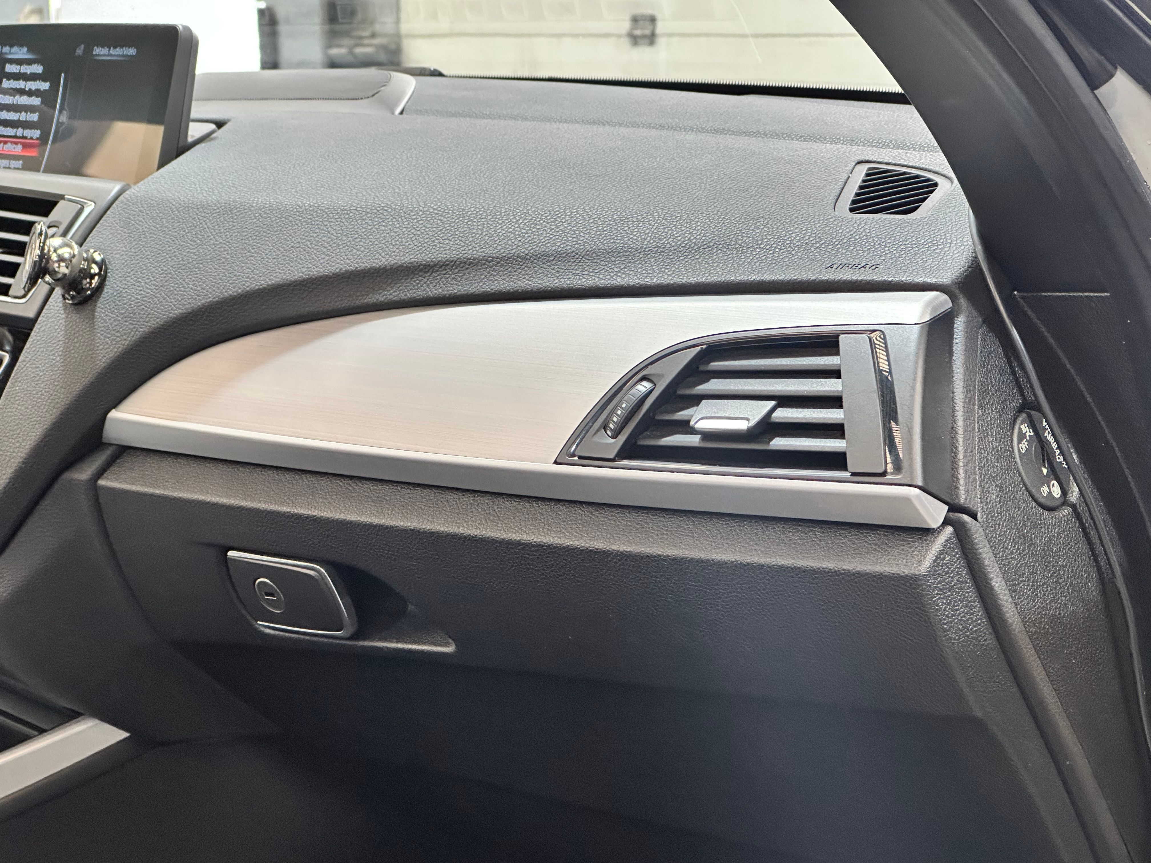 BMW M235i Cabriolet 2015 — detail (55)