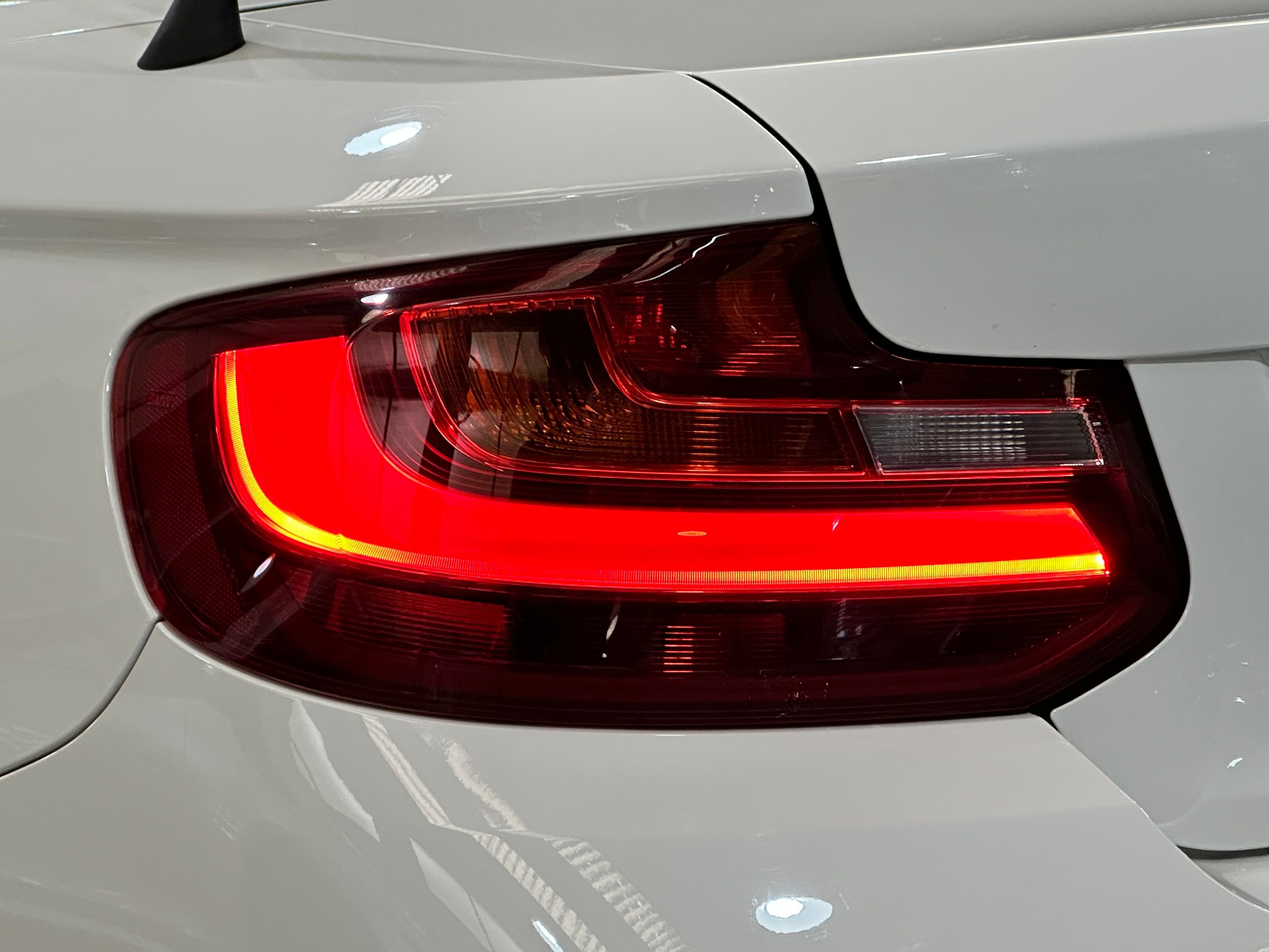 BMW M235i Cabriolet 2015 — detail (49)