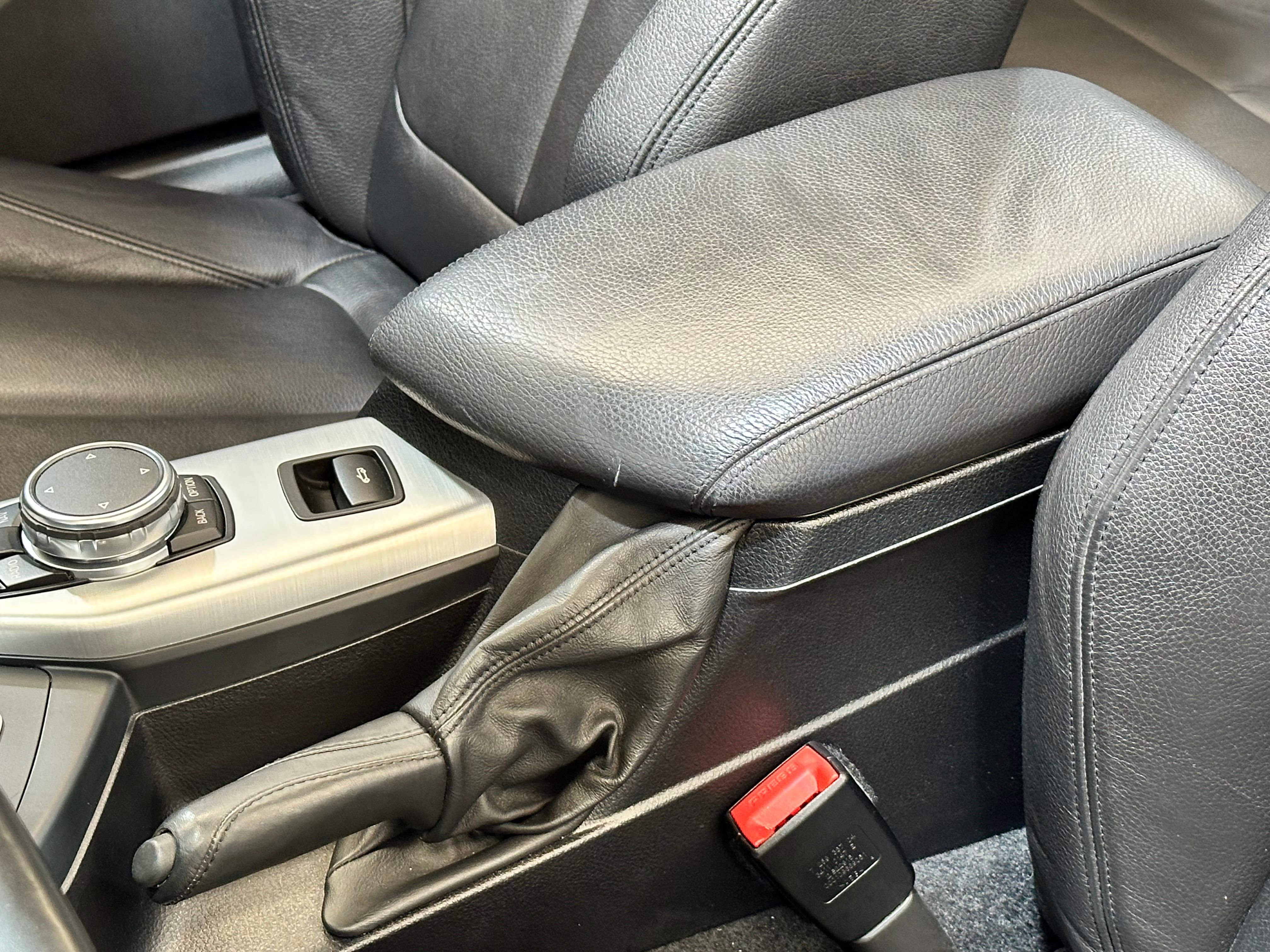 BMW M235i Cabriolet 2015 — detail (52)