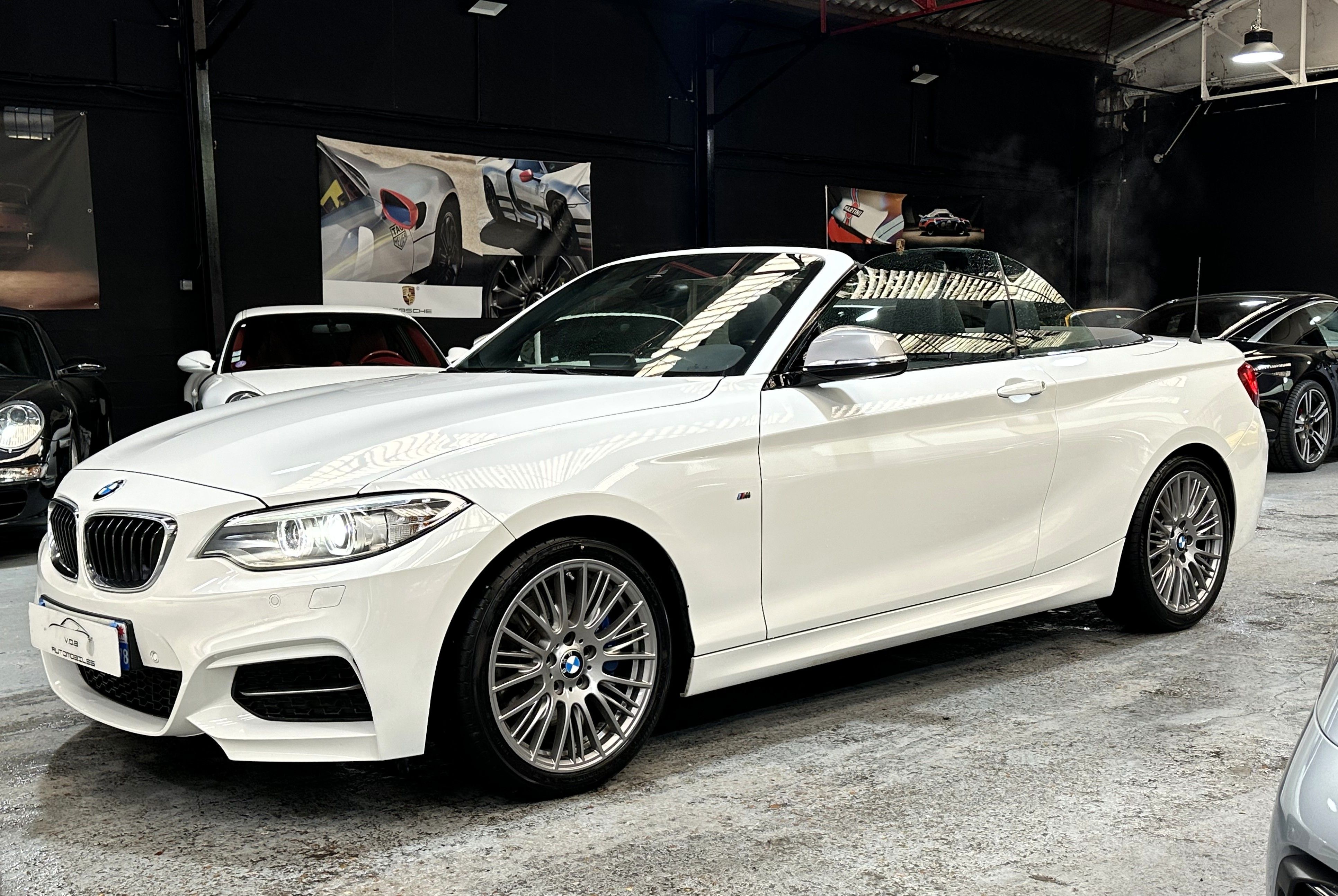 BMW M235i Cabriolet 2015 — vue avant trois-quarts (2)