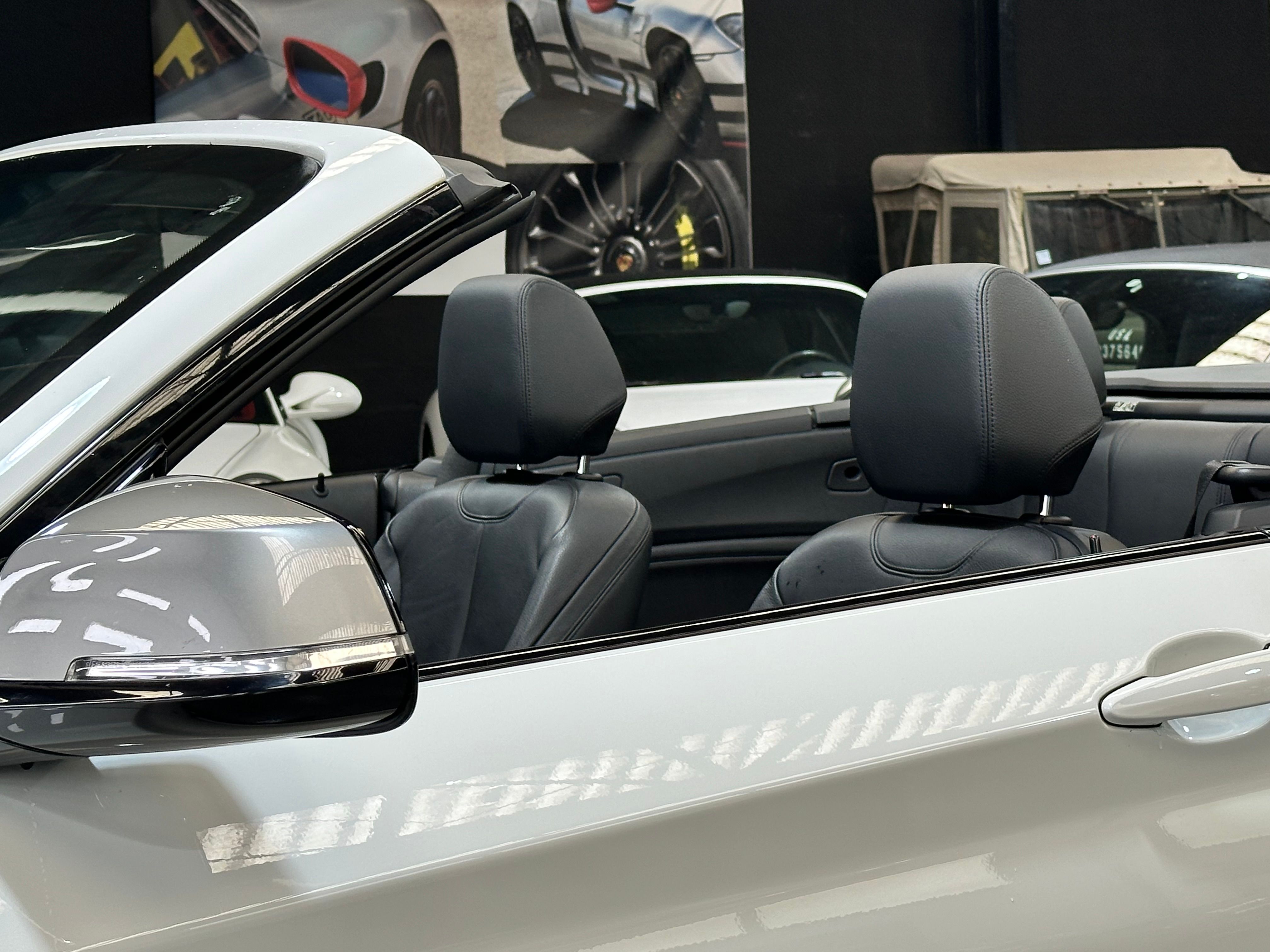 BMW M235i Cabriolet 2015 — sieges (34)