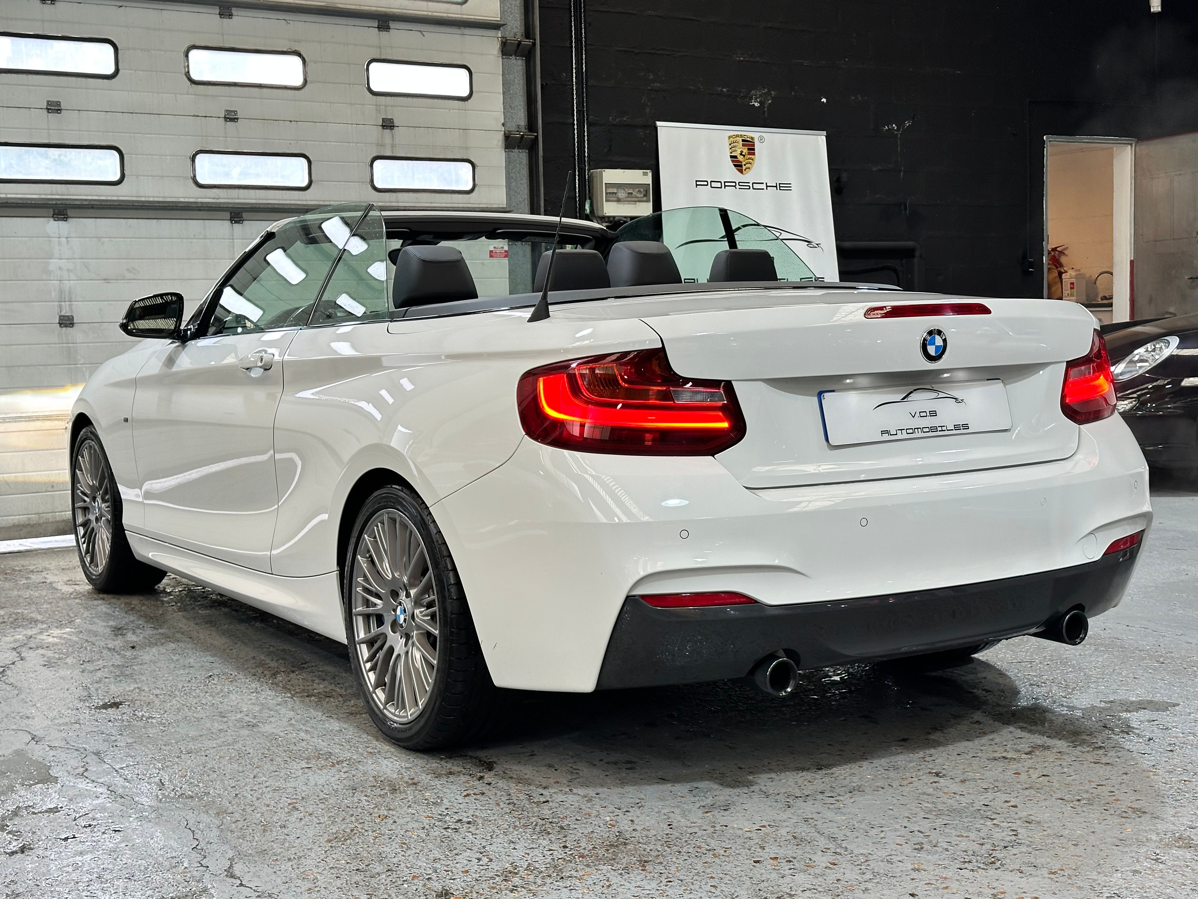 BMW M235i Cabriolet 2015 — vue arriere trois-quarts (15)