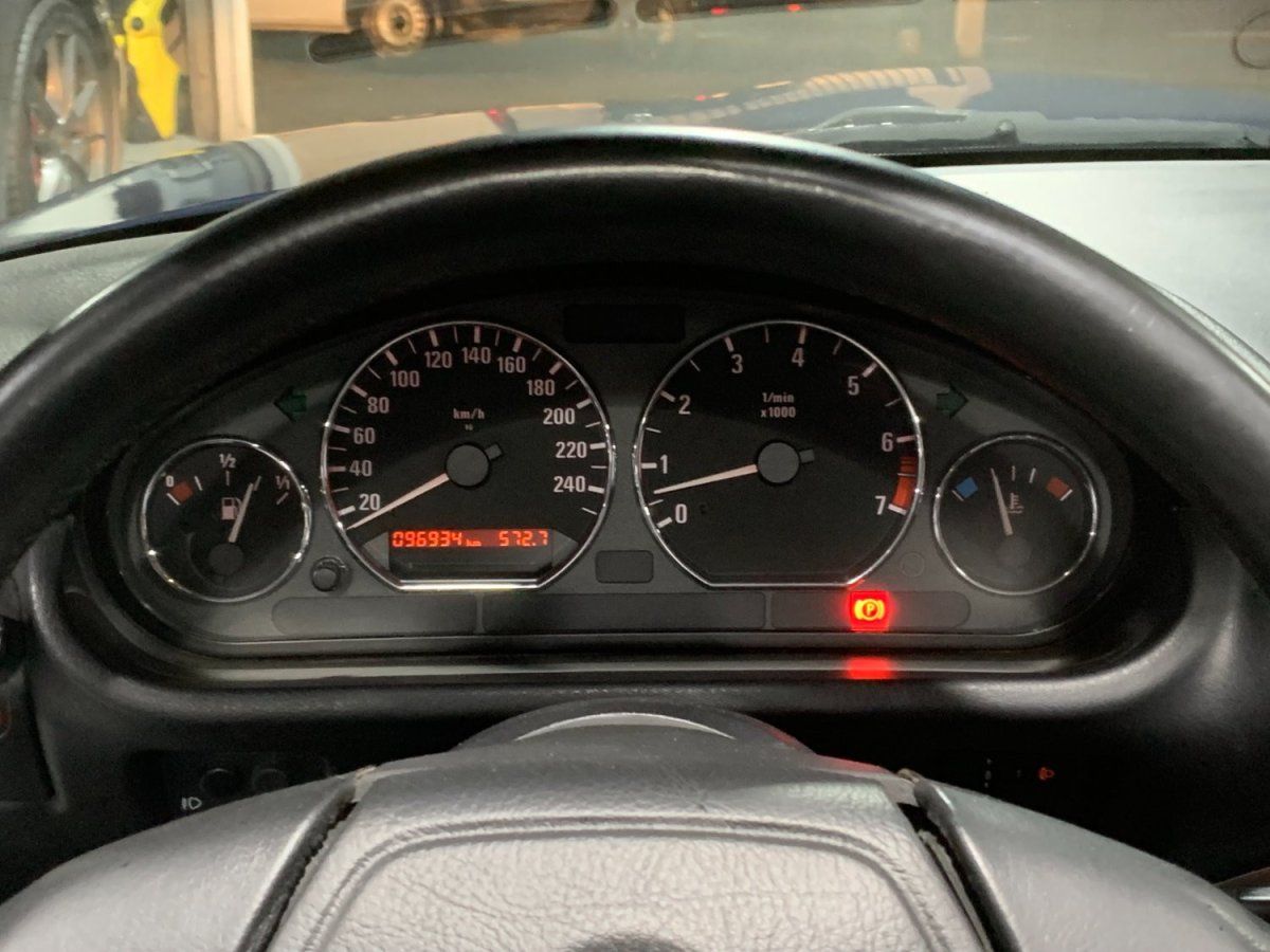 BMW Z3 Roadster 2000 — detail interieur (39)