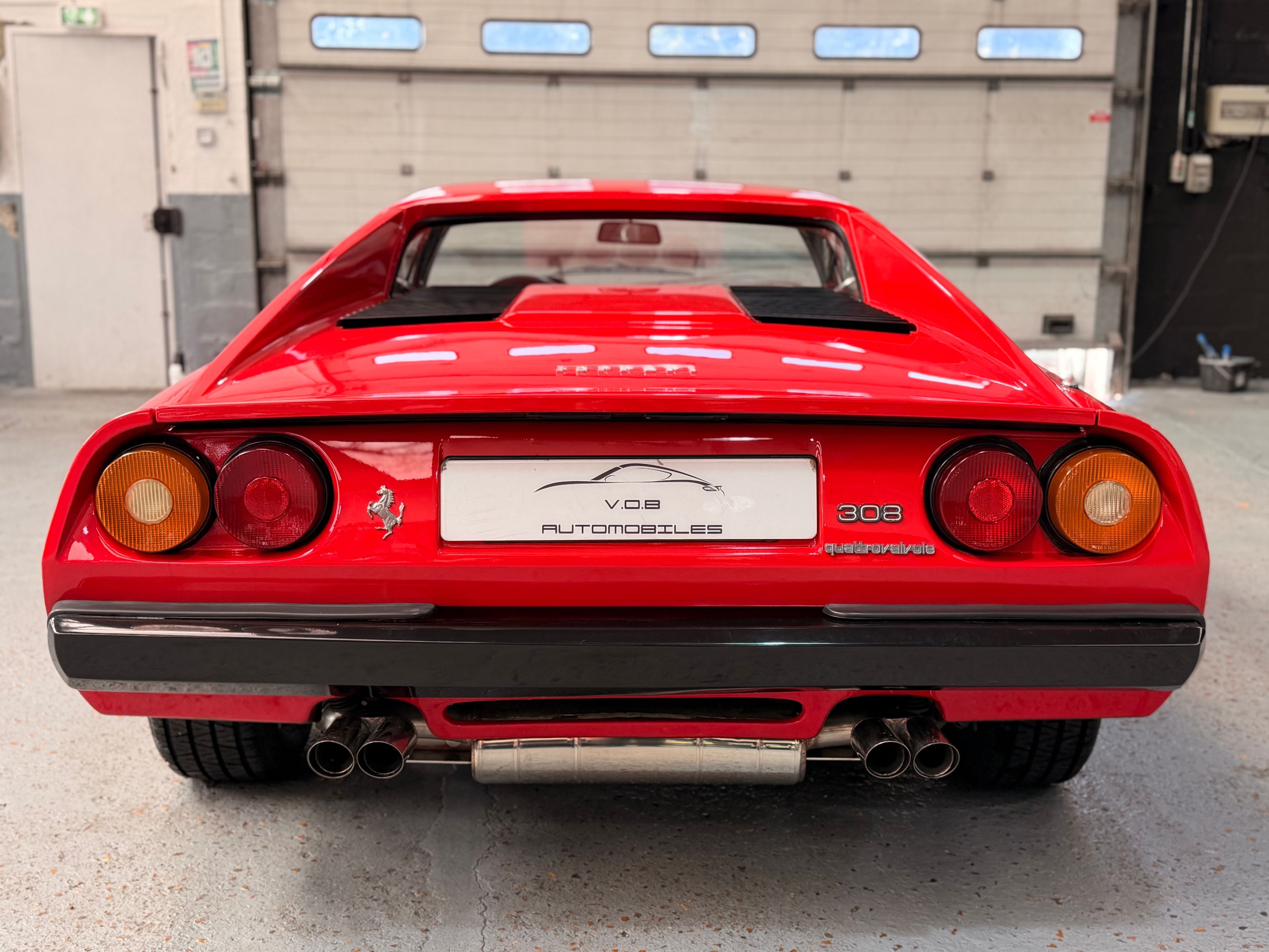Ferrari 308 GTB Quattrovalvole (1985) — Origine Pozzi — Même propriétaire depuis 1987 — Carnet & Factures depuis l'origine 1984 — photo (12)