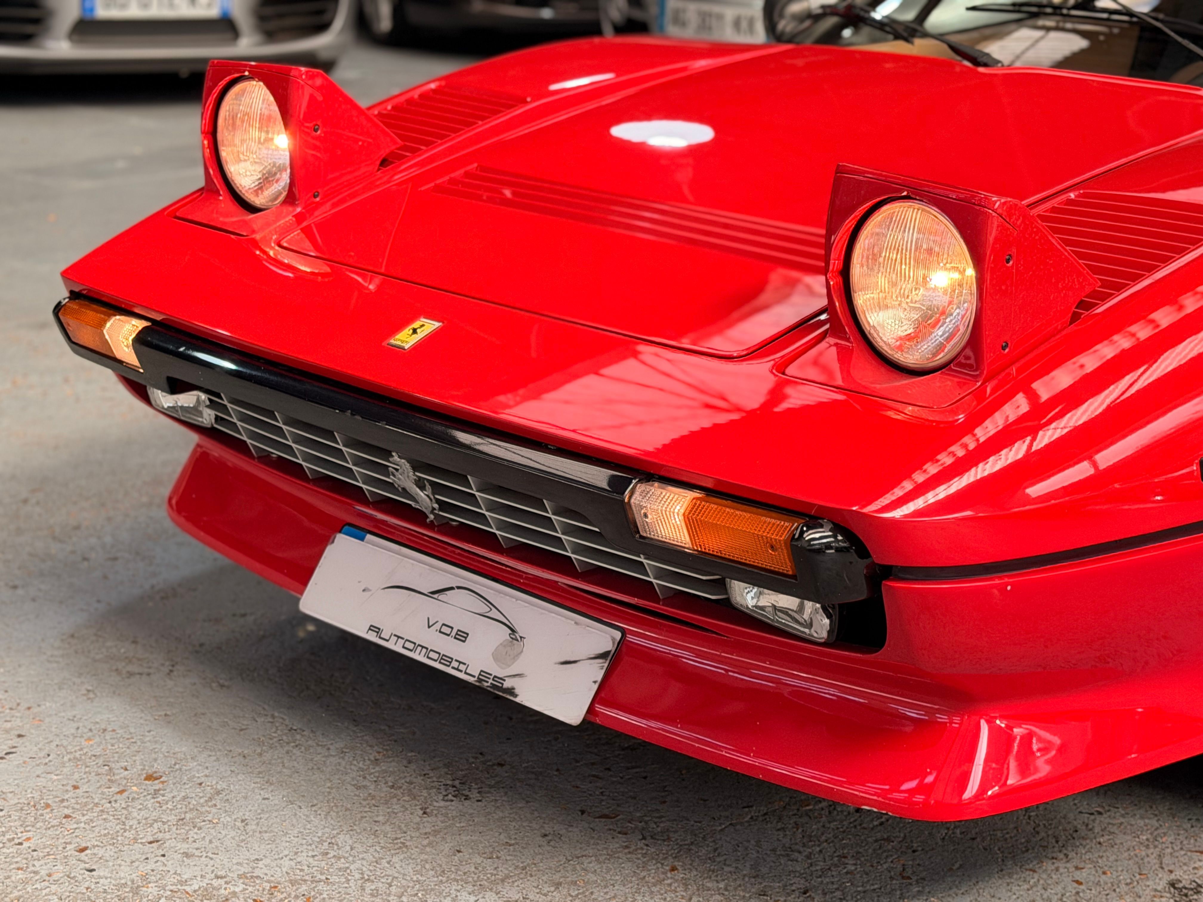 Ferrari 308 GTB Quattrovalvole (1985) — Origine Pozzi — Même propriétaire depuis 1987 — Carnet & Factures depuis l'origine 1984 — photo (16)