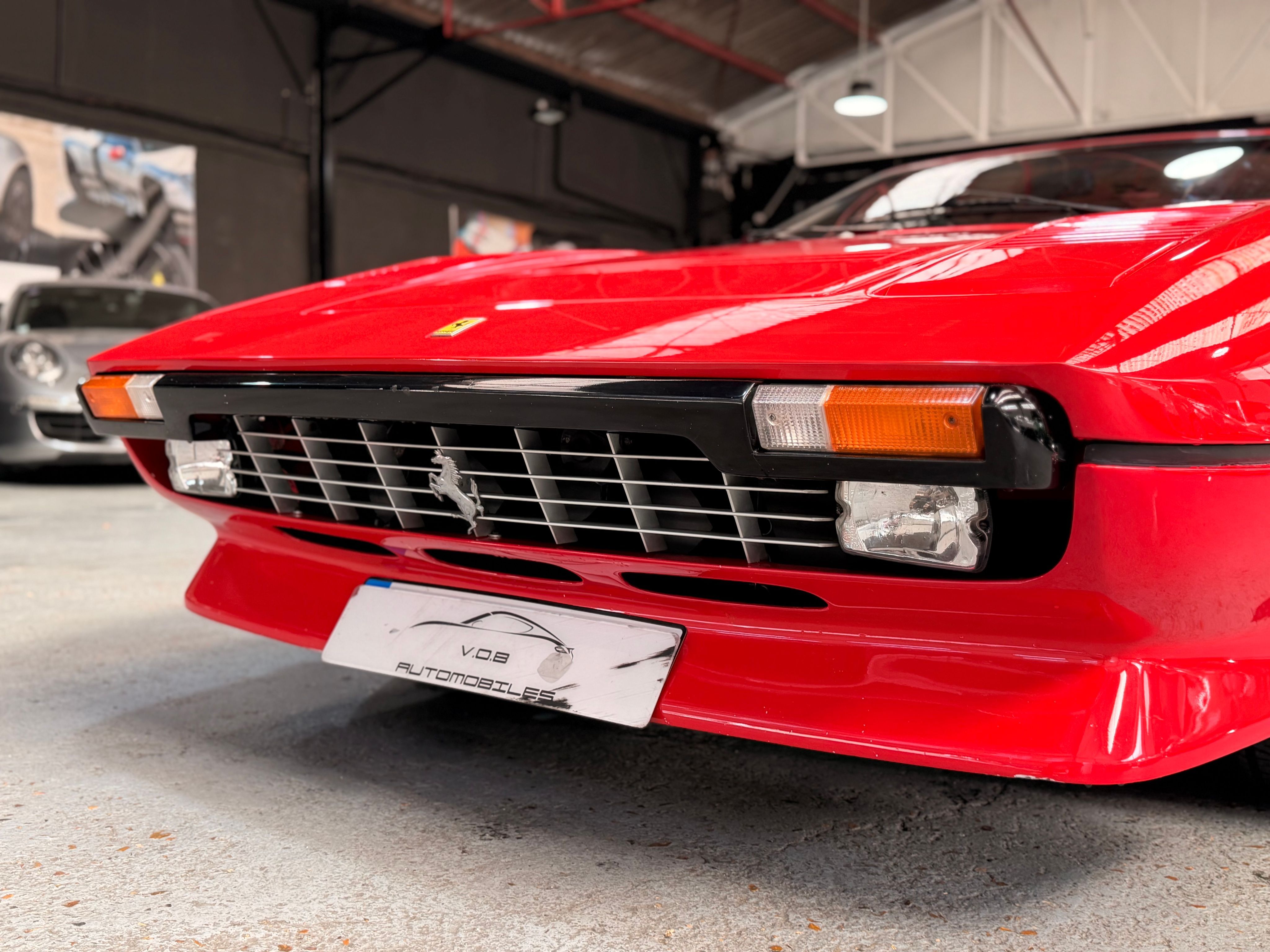 Ferrari 308 GTB Quattrovalvole (1985) — Origine Pozzi — Même propriétaire depuis 1987 — Carnet & Factures depuis l'origine 1984 — photo (17)
