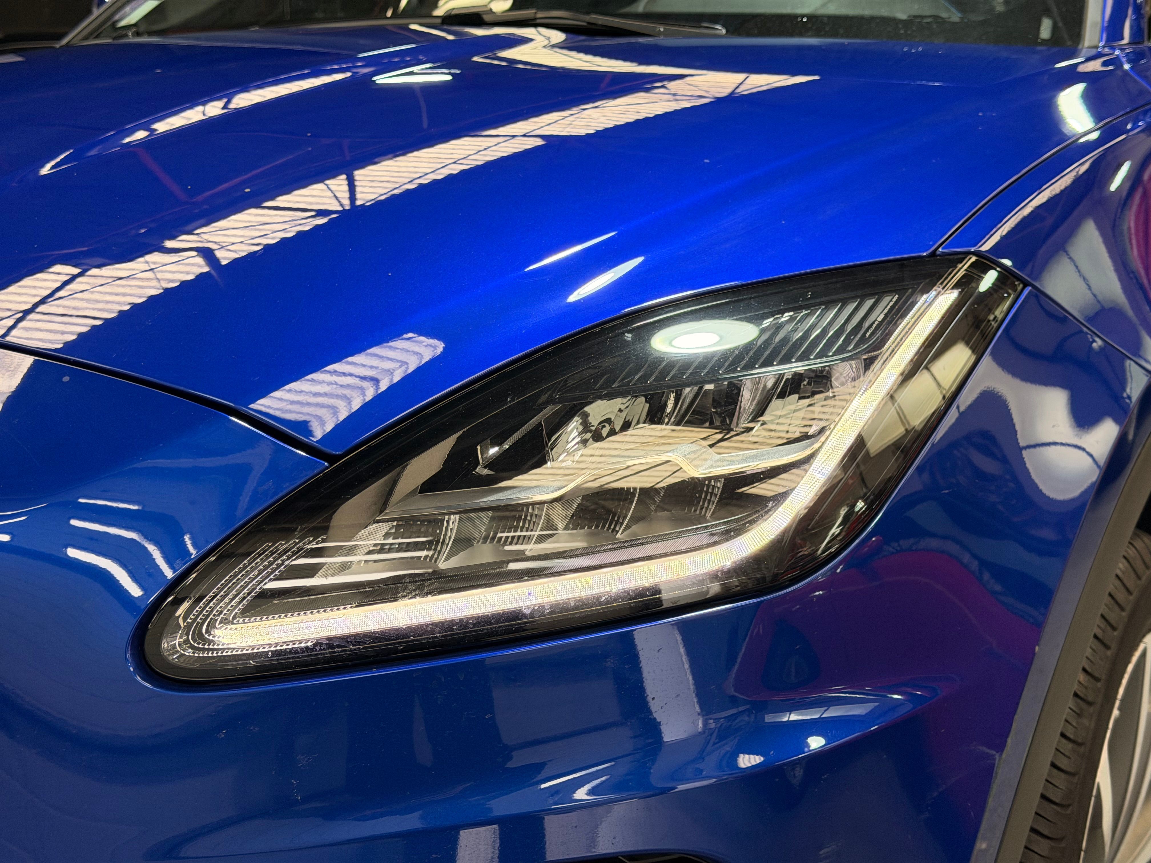 Jaguar E-Pace R-Dynamic 2018 — detail (40)
