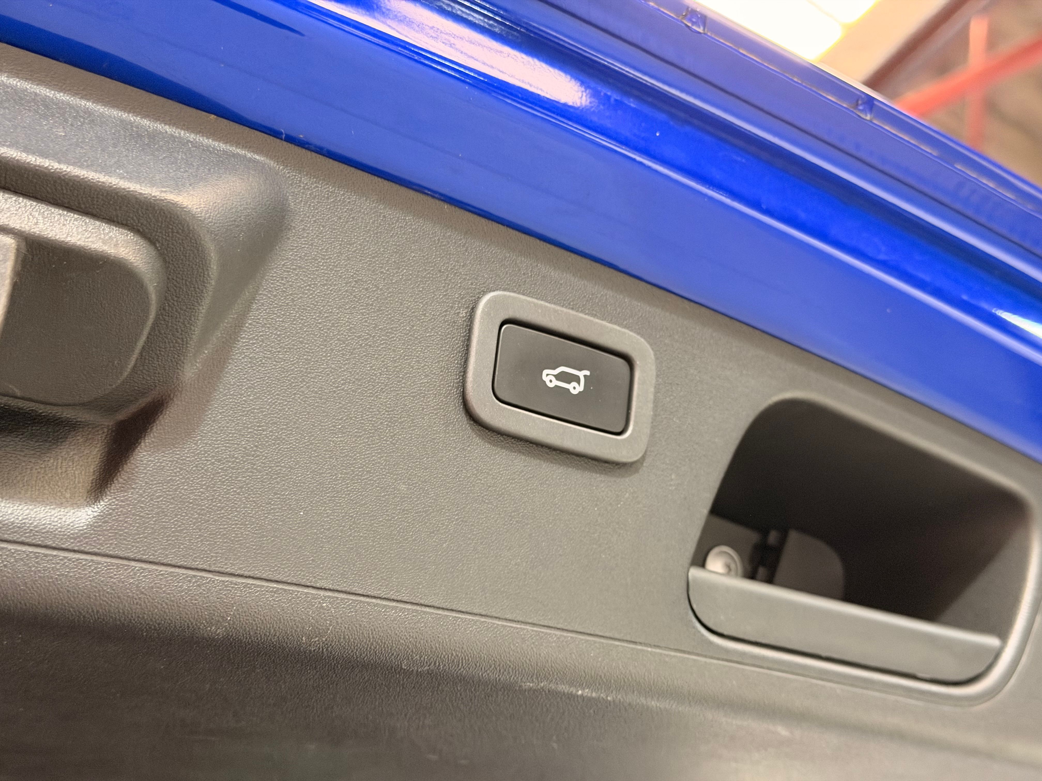 Jaguar E-Pace R-Dynamic 2018 — detail (47)