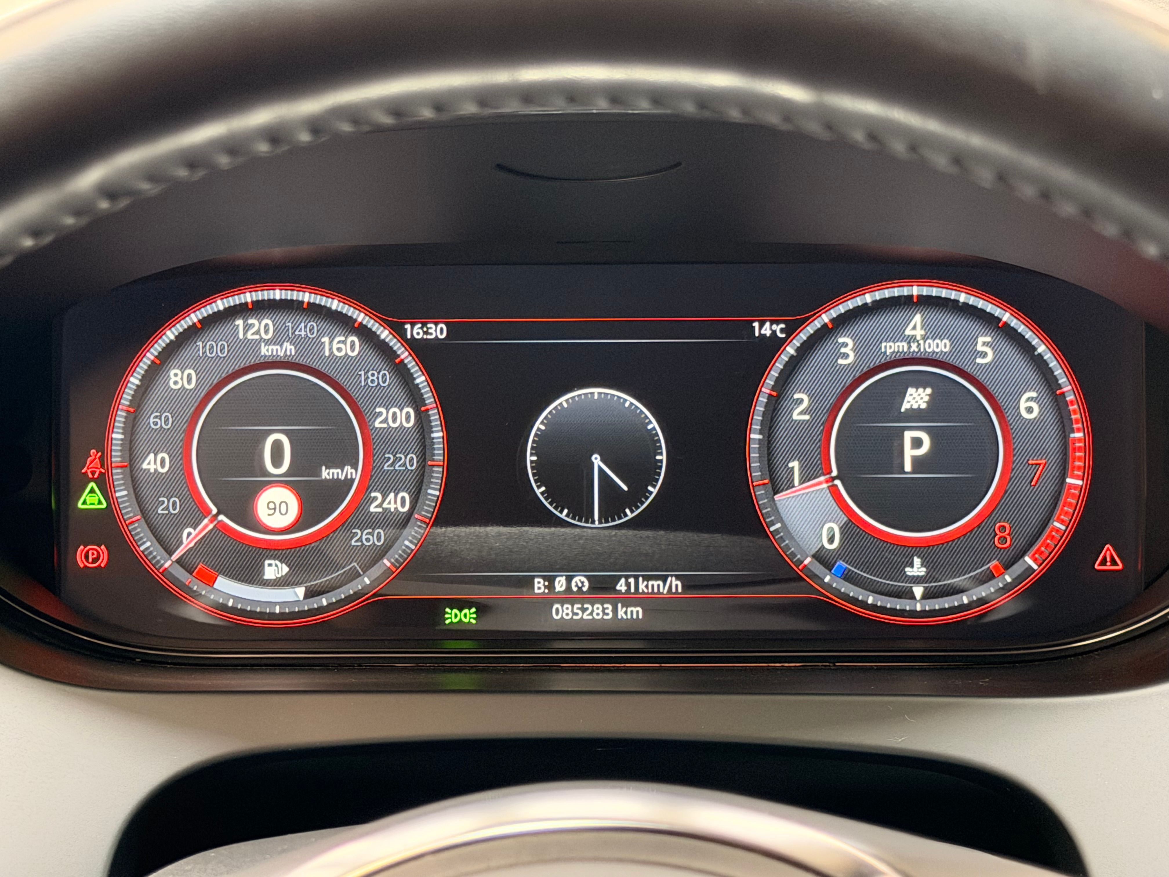 Jaguar E-Pace R-Dynamic 2018 — detail (36)