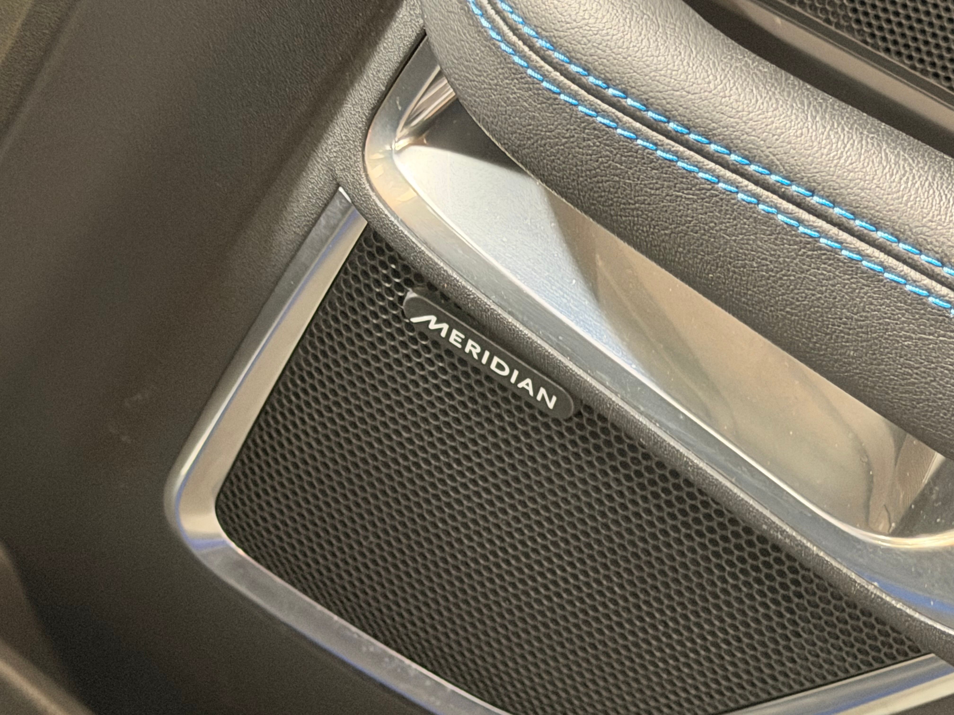 Jaguar E-Pace R-Dynamic 2018 — detail (38)