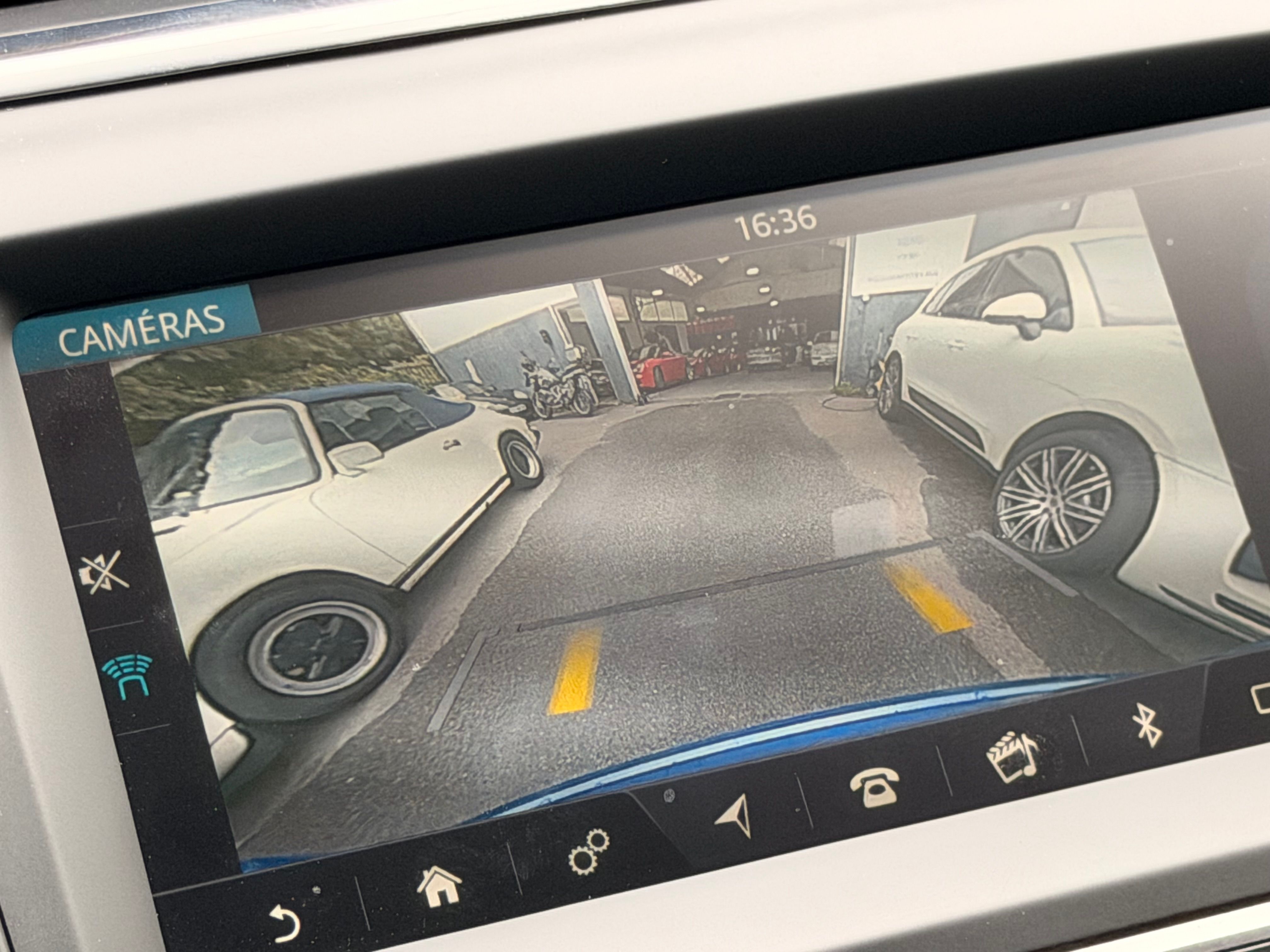 Jaguar E-Pace R-Dynamic 2018 — tableau de bord (20)