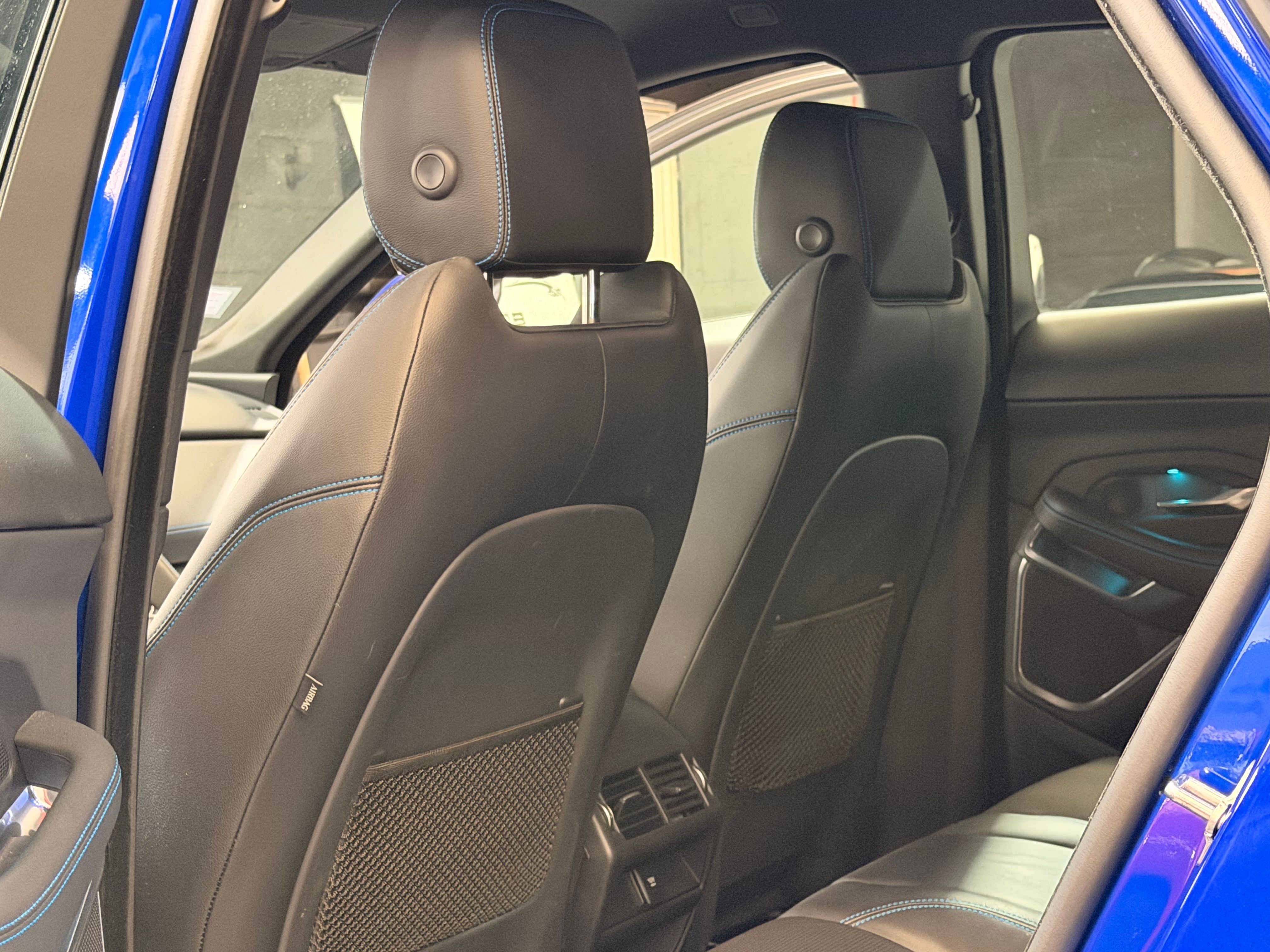 Jaguar E-Pace R-Dynamic 2018 — places arriere (29)