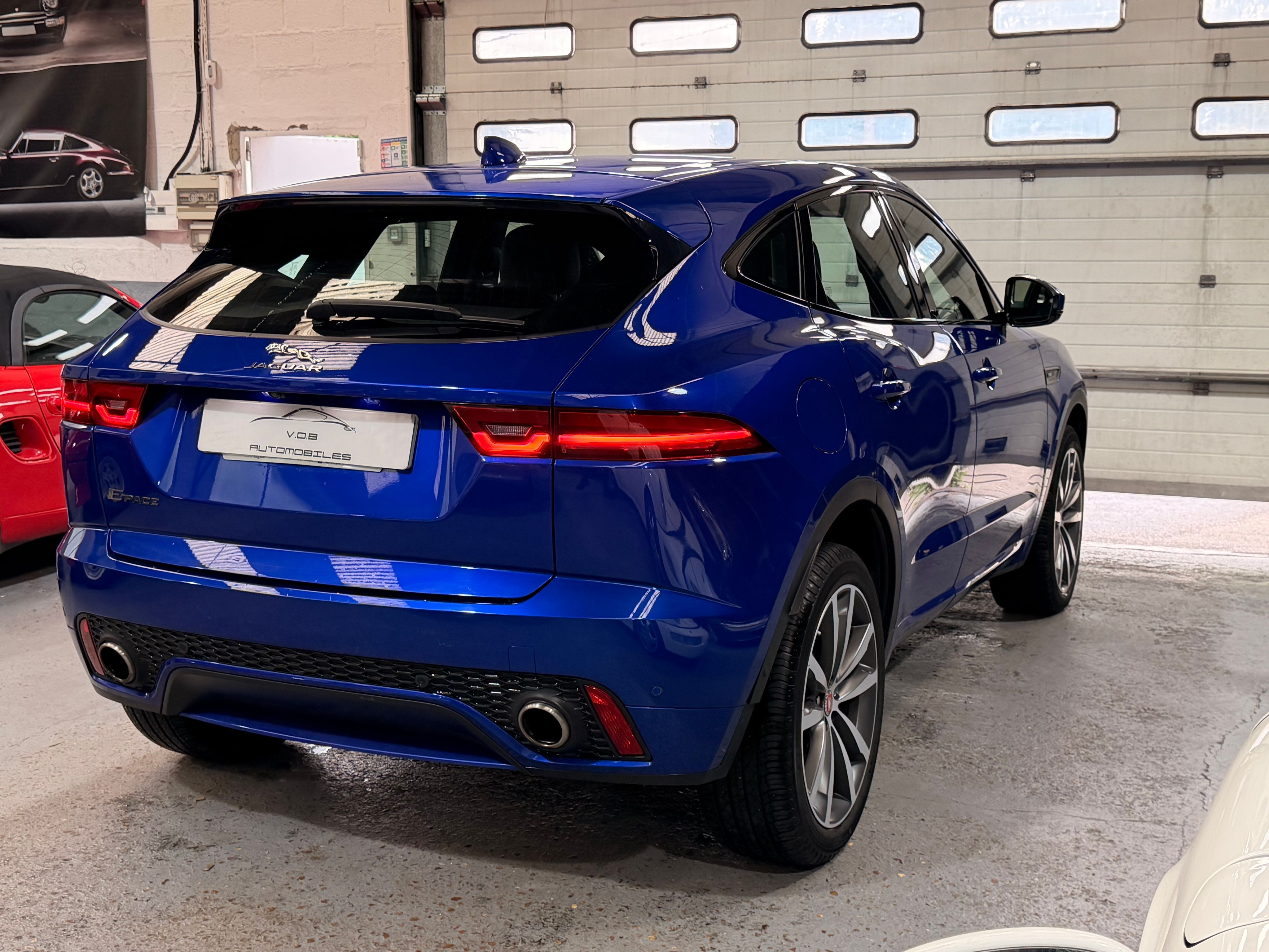 Jaguar E-Pace R-Dynamic 2018 — vue arriere trois-quarts (14)