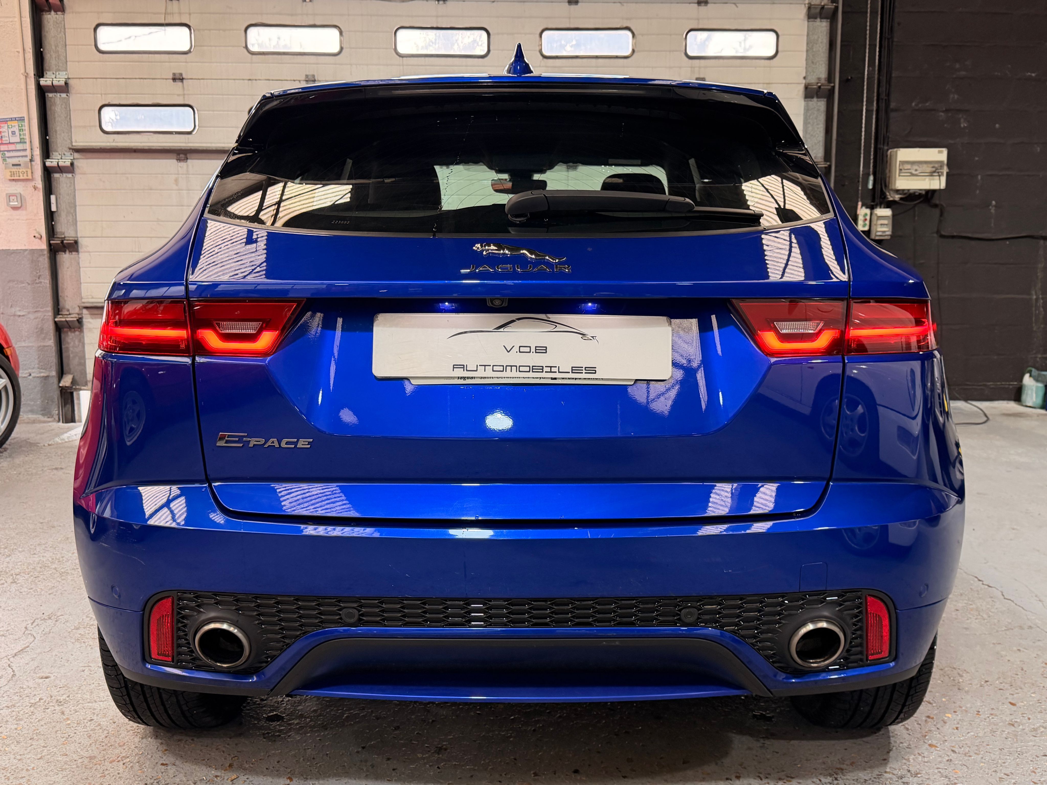 Jaguar E-Pace R-Dynamic 2018 — vue arriere (15)