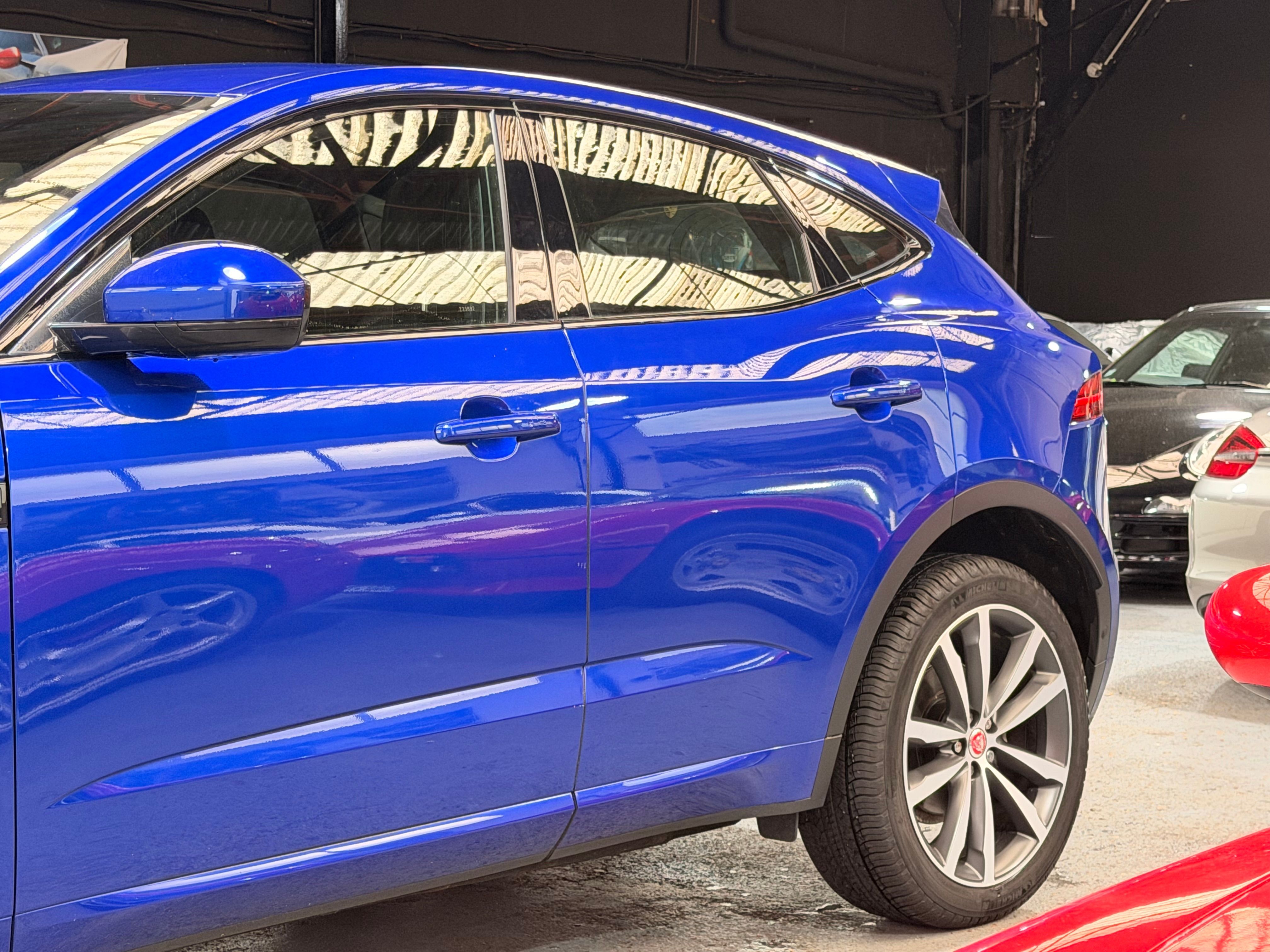 Jaguar E-Pace R-Dynamic 2018 — profil lateral (9)