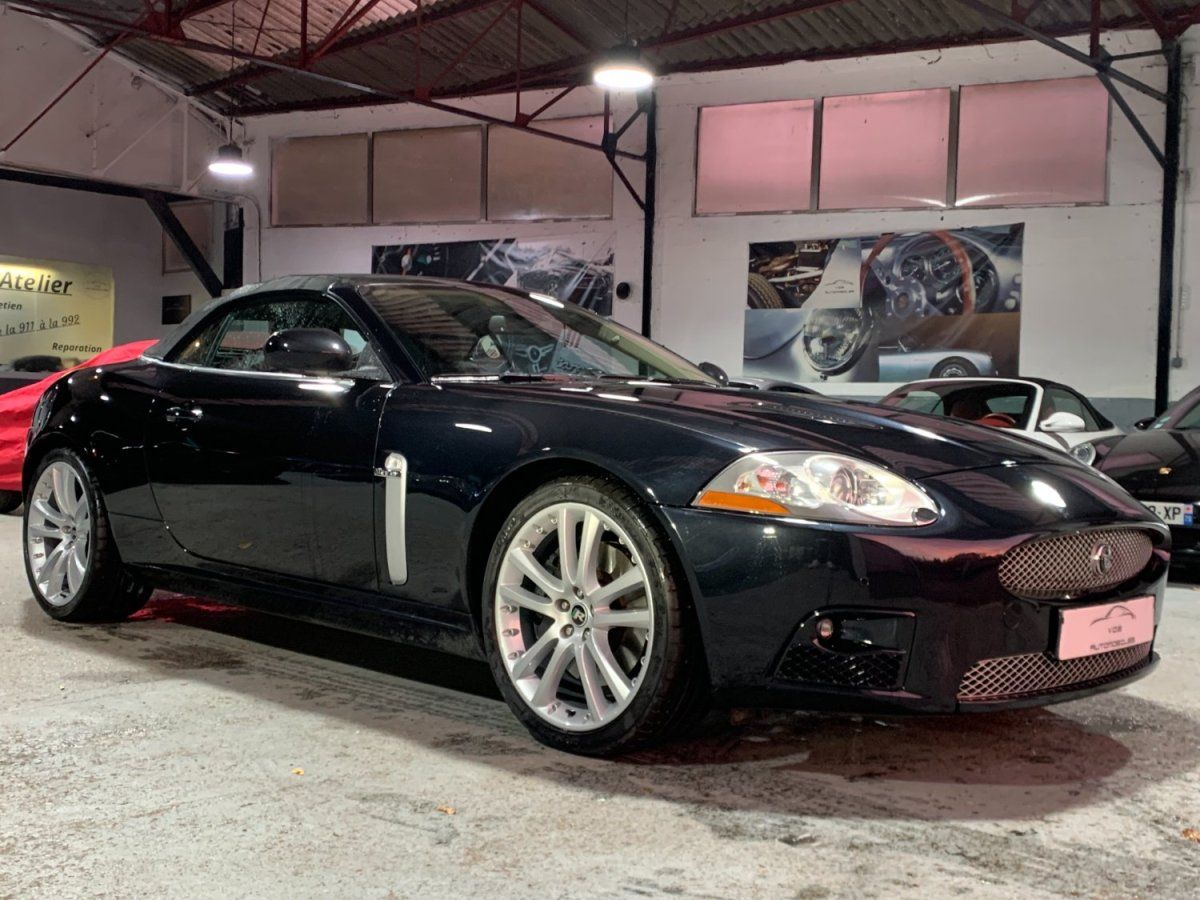 Jaguar XKR Cabriolet 4.2 416cv Superbe etat . 2008 — vue avant trois-quarts (3)