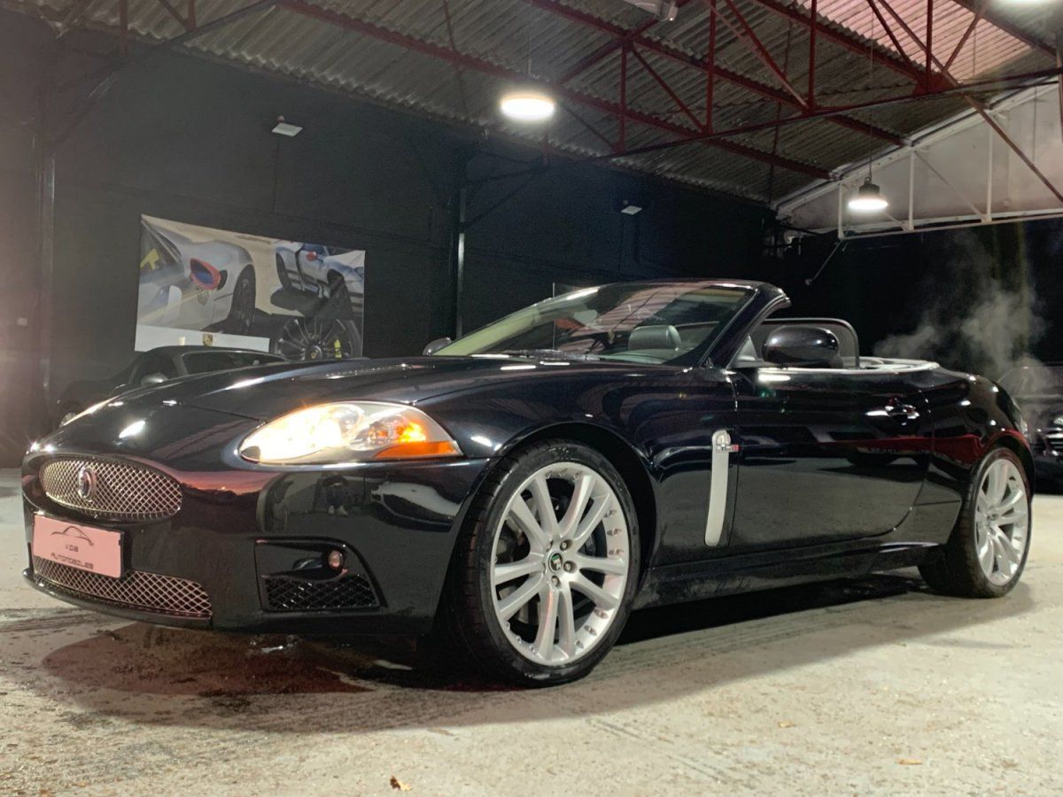 Jaguar XKR Cabriolet 4.2 416cv Superbe etat . 2008 — vue avant trois-quarts (5)