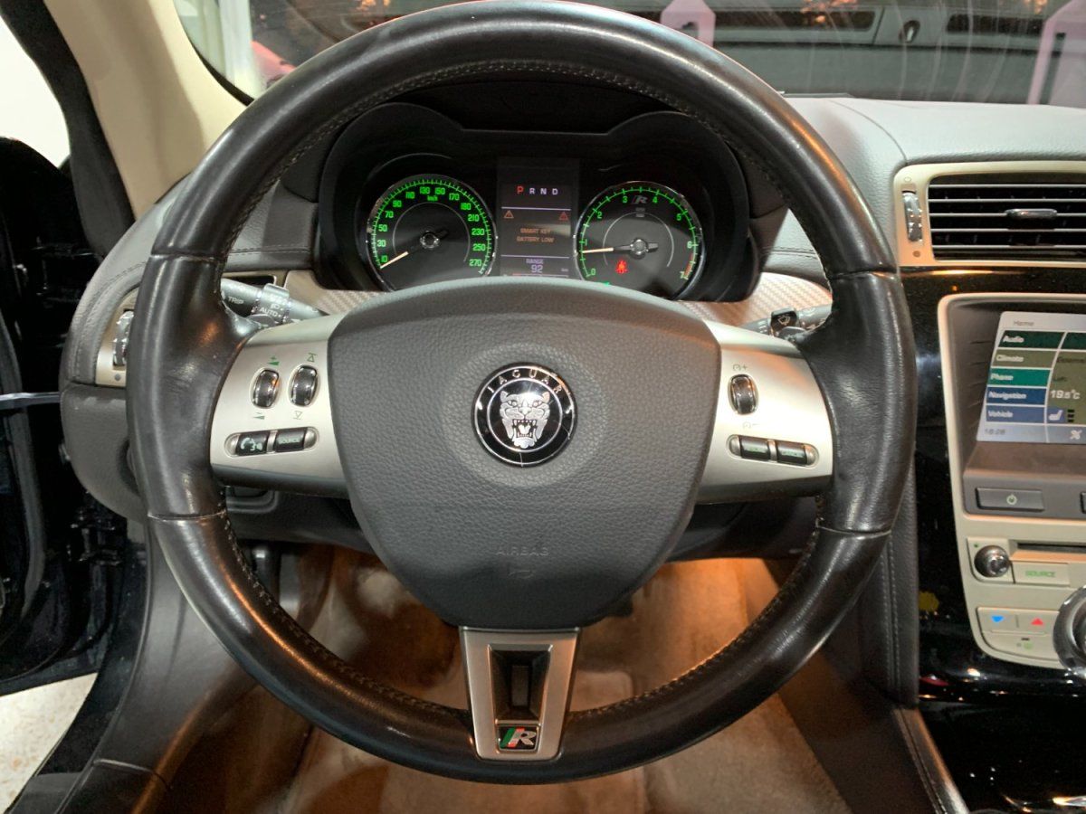 Jaguar XKR Cabriolet 4.2 416cv Superbe etat . 2008 — detail interieur (44)