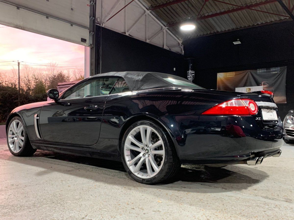 Jaguar XKR Cabriolet 4.2 416cv Superbe etat . 2008 — vue arriere trois-quarts (12)