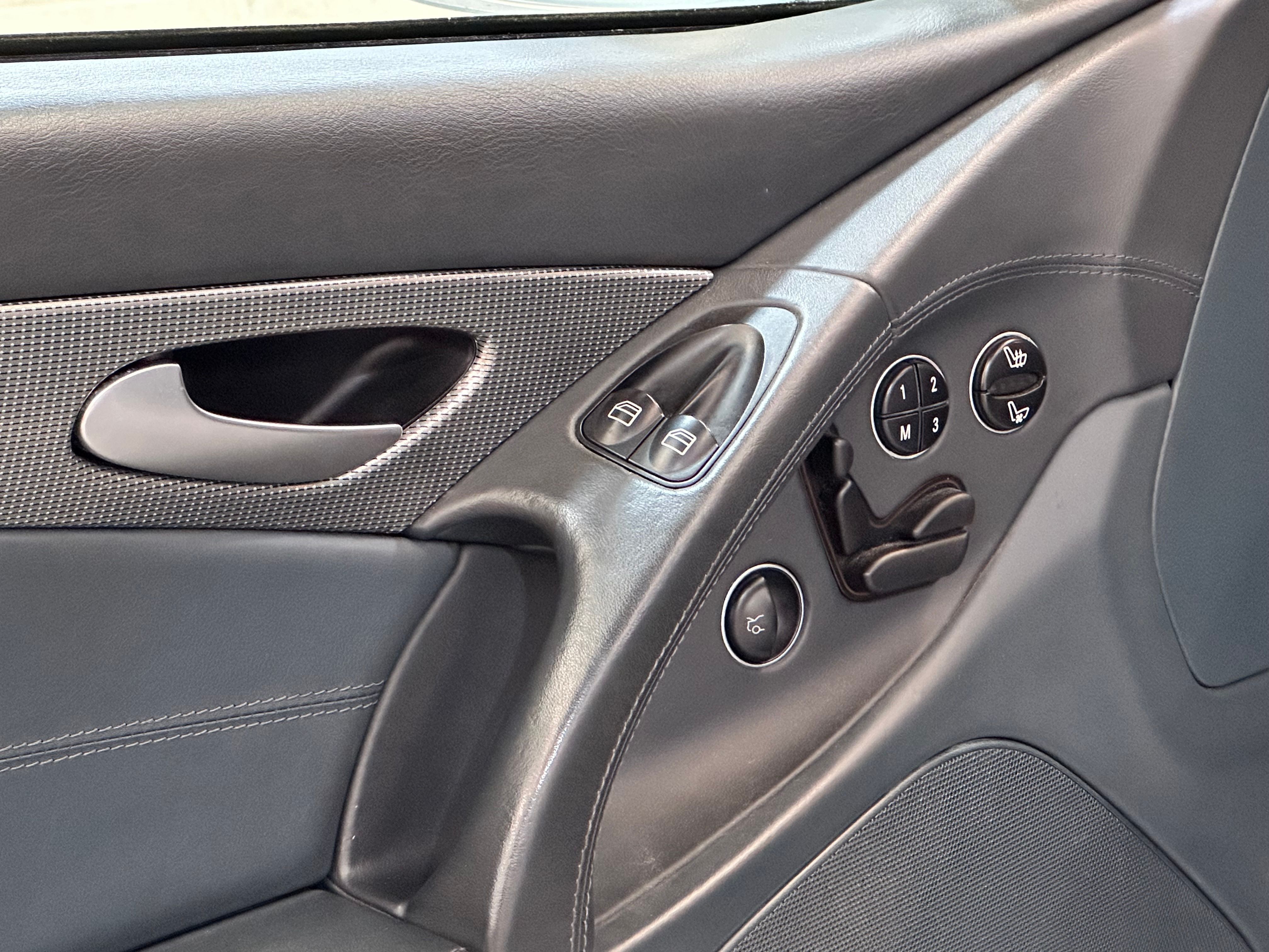 Mercedes SL 2002 — detail (62)