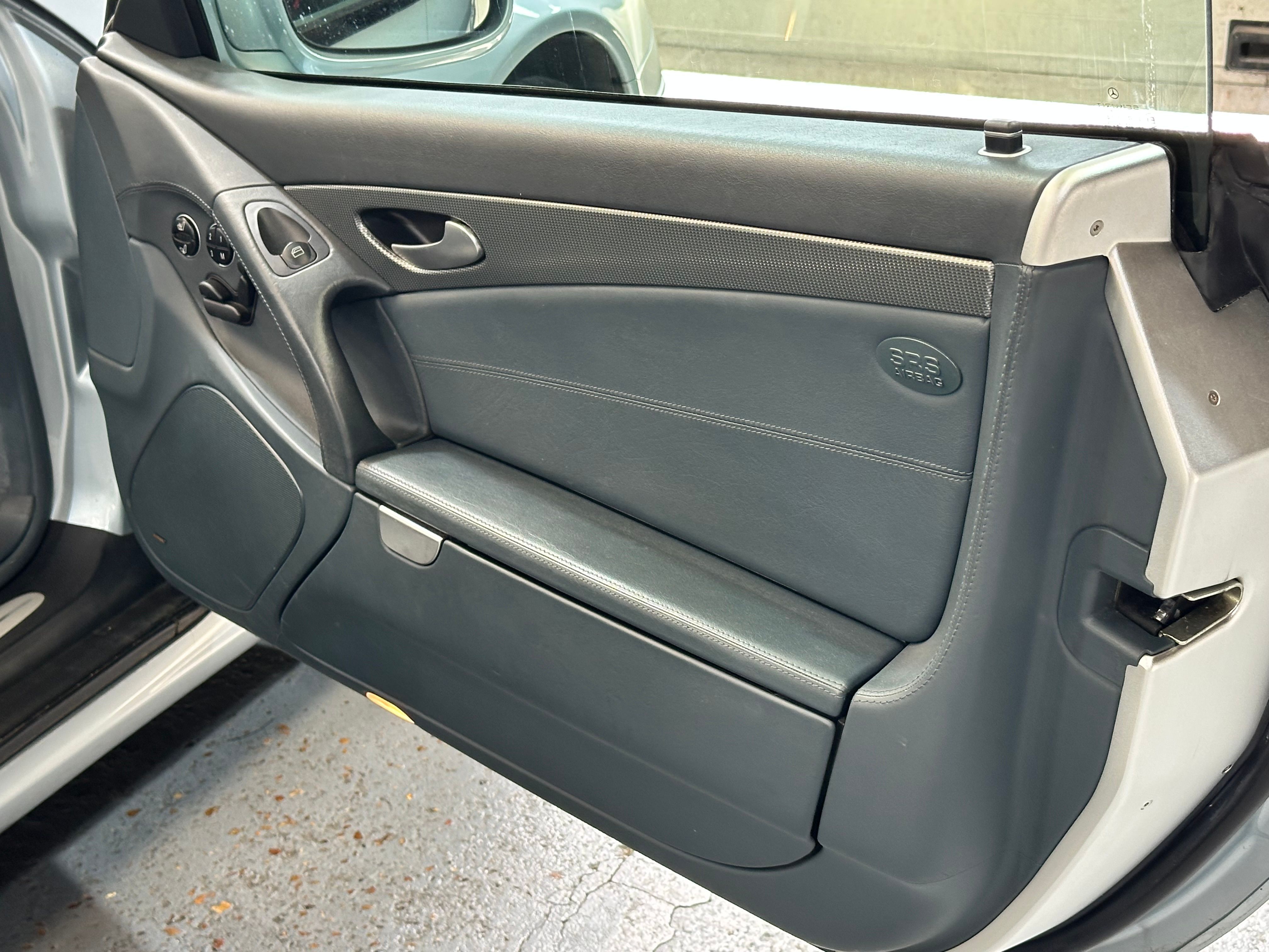 Mercedes SL 2002 — detail (50)