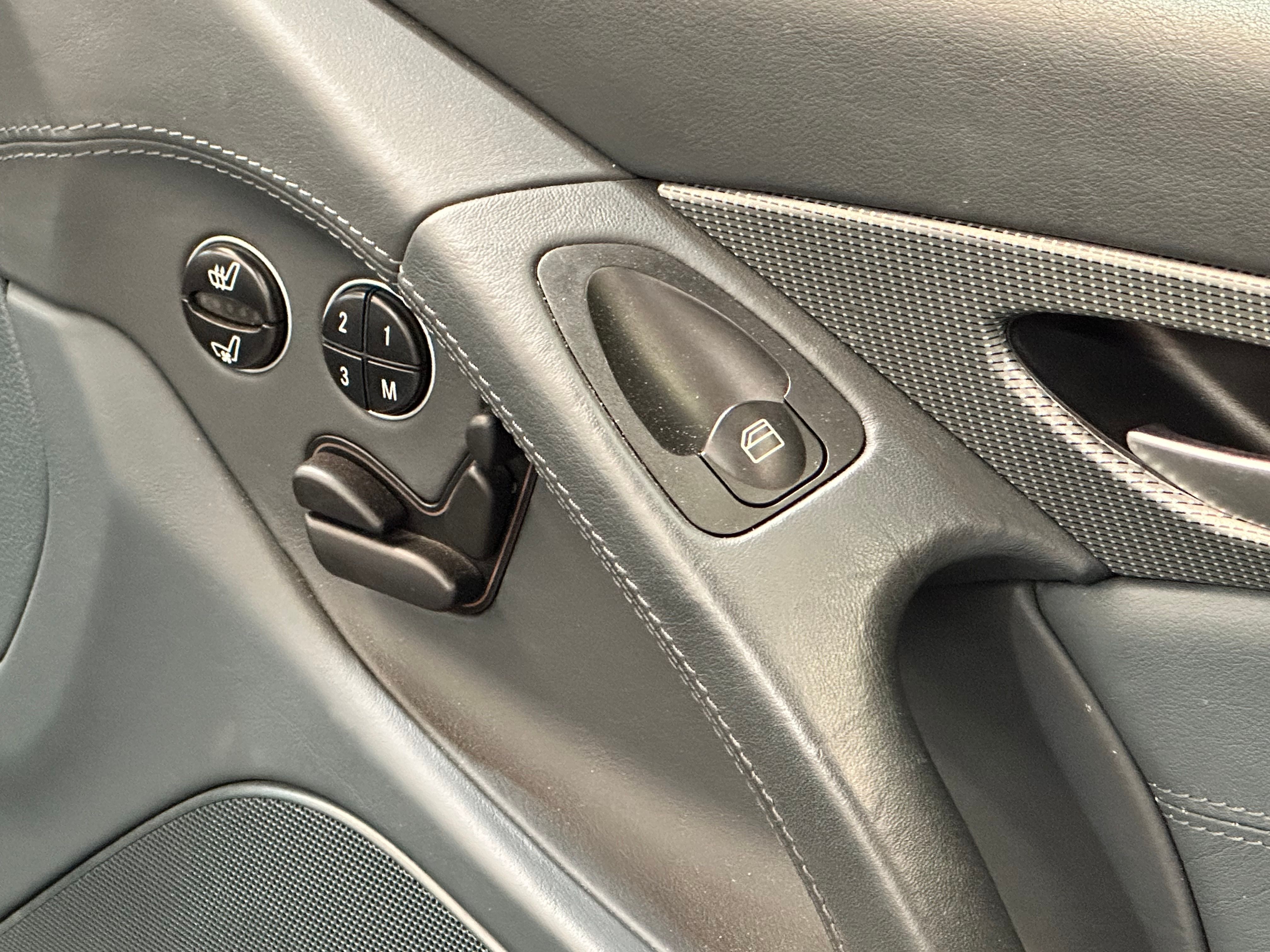 Mercedes SL 2002 — detail (52)