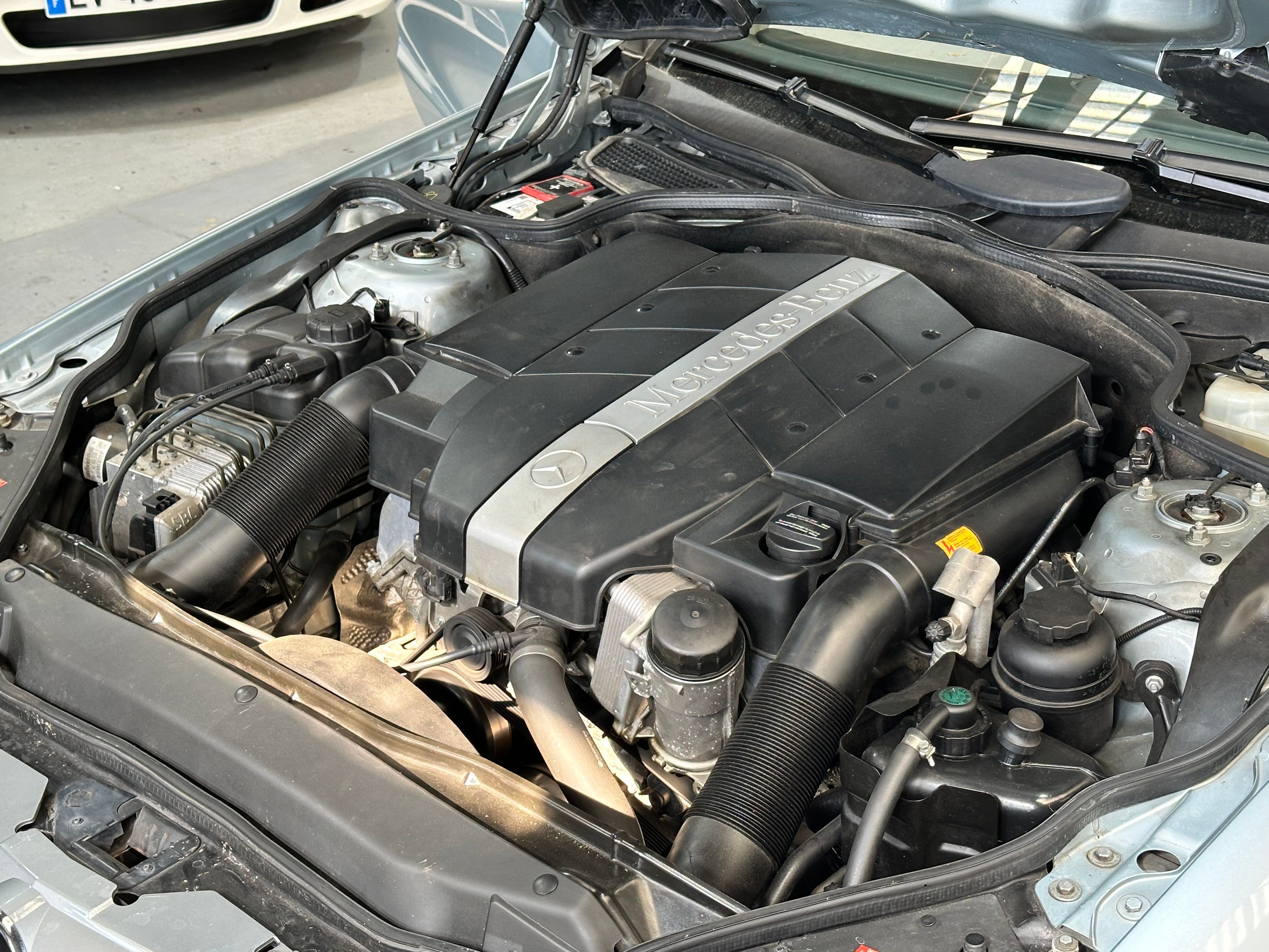 Mercedes SL 2002 — compartiment moteur (34)
