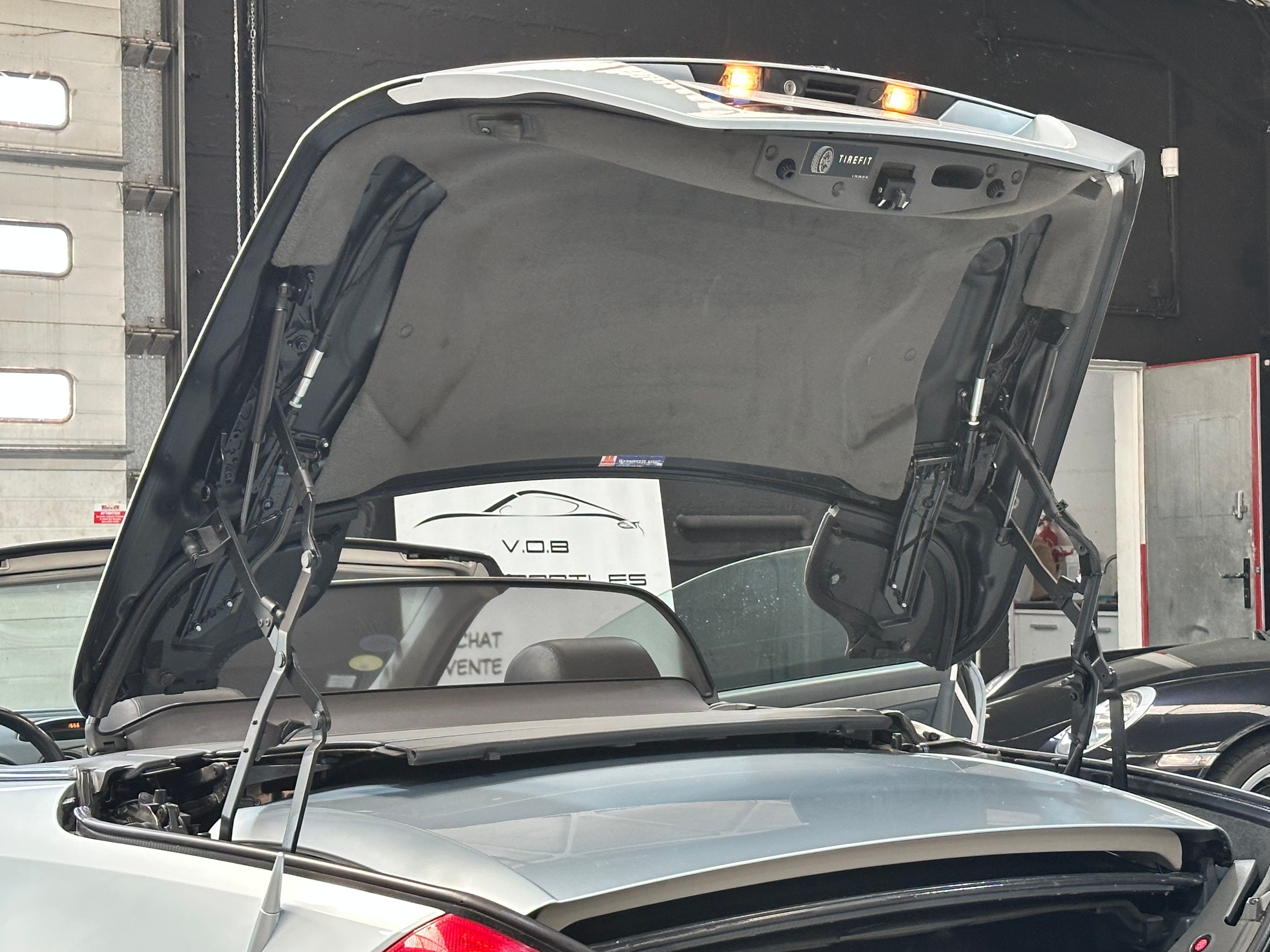 Mercedes SL 2002 — coffre (35)