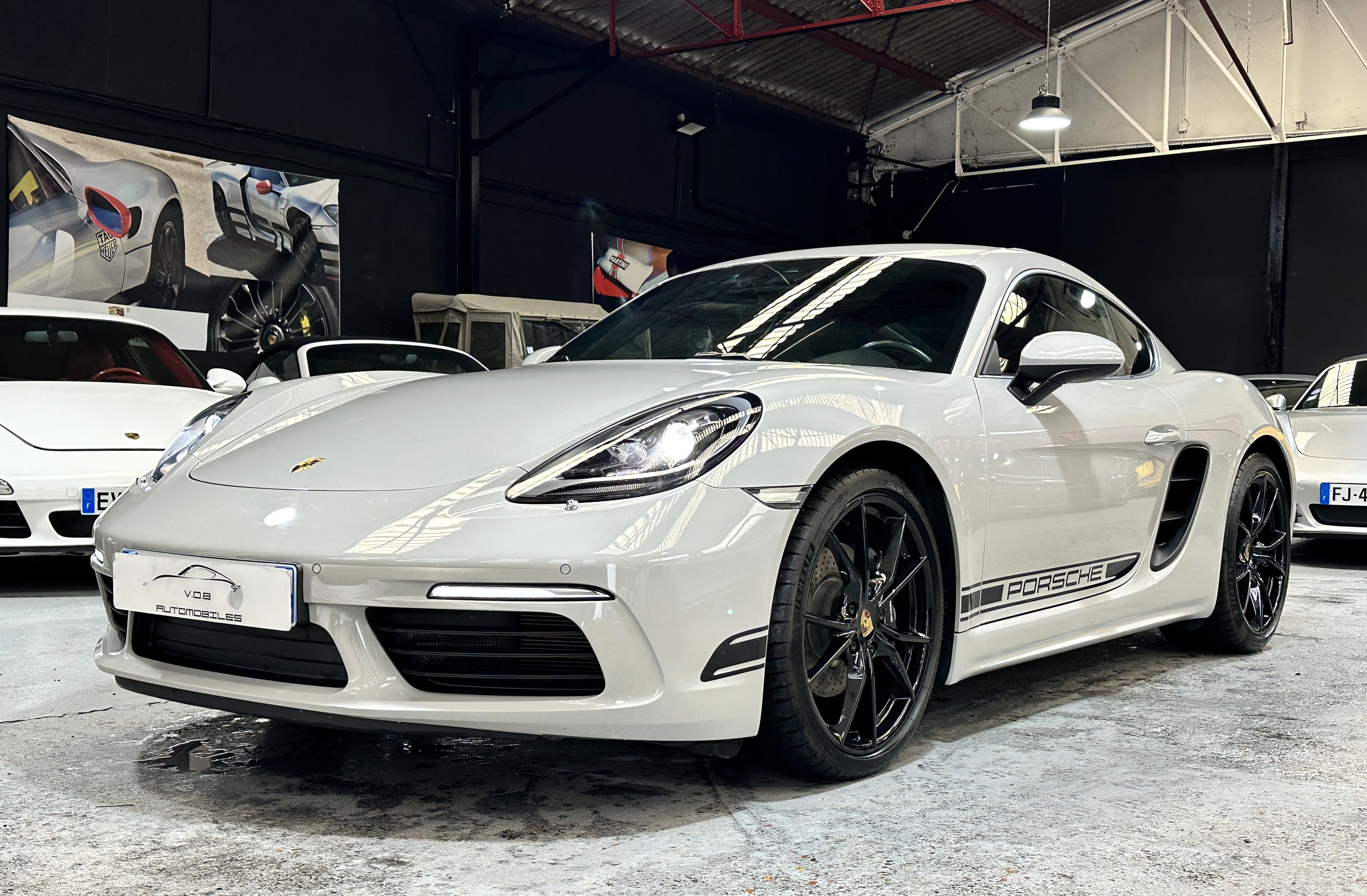 Porsche 718 Cayman 2020 — vue avant trois-quarts (3)