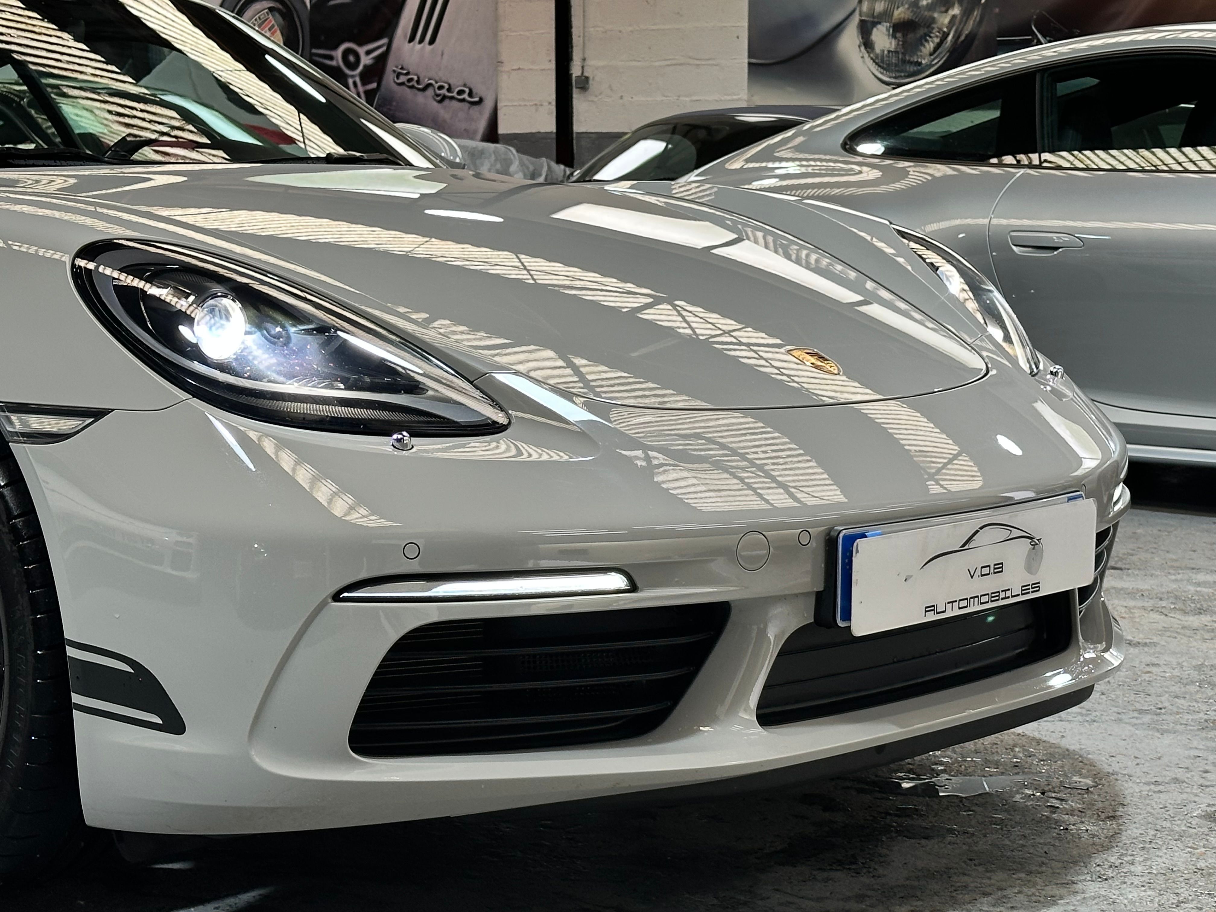 Porsche 718 Cayman 2020 — vue avant trois-quarts (6)