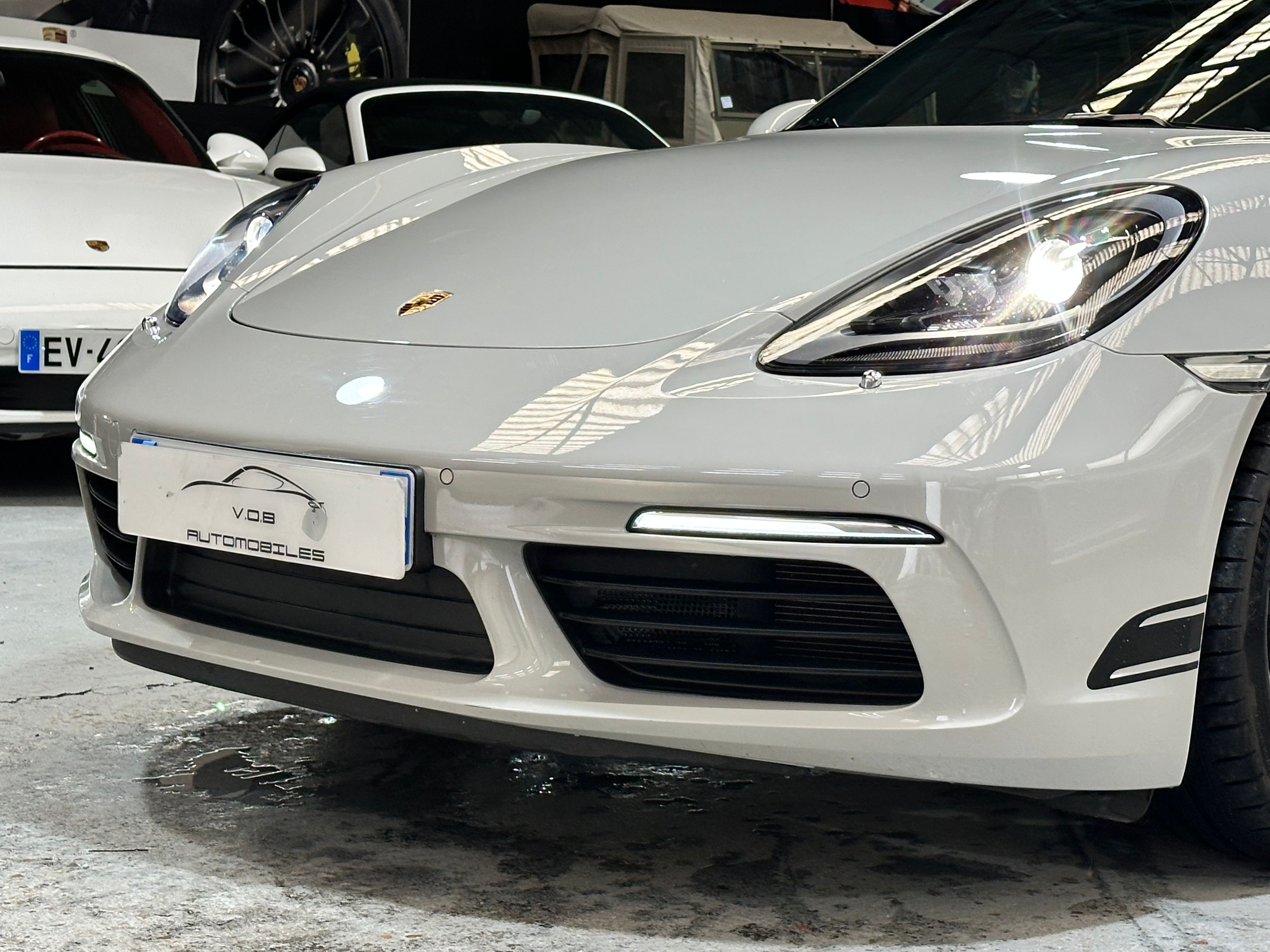 Porsche 718 Cayman 2020 — vue de face (8)