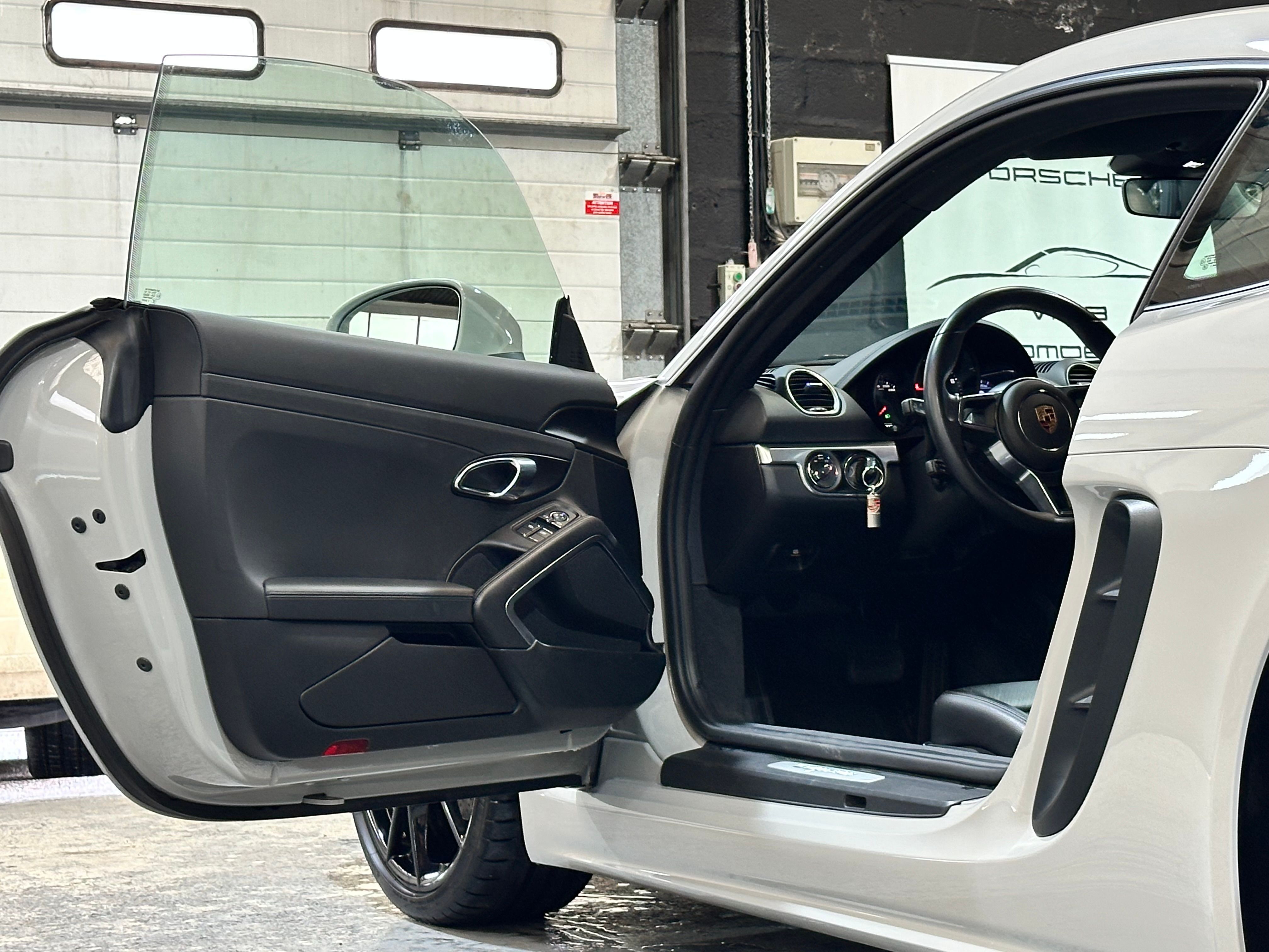 Porsche 718 Cayman 2020 — tableau de bord (23)