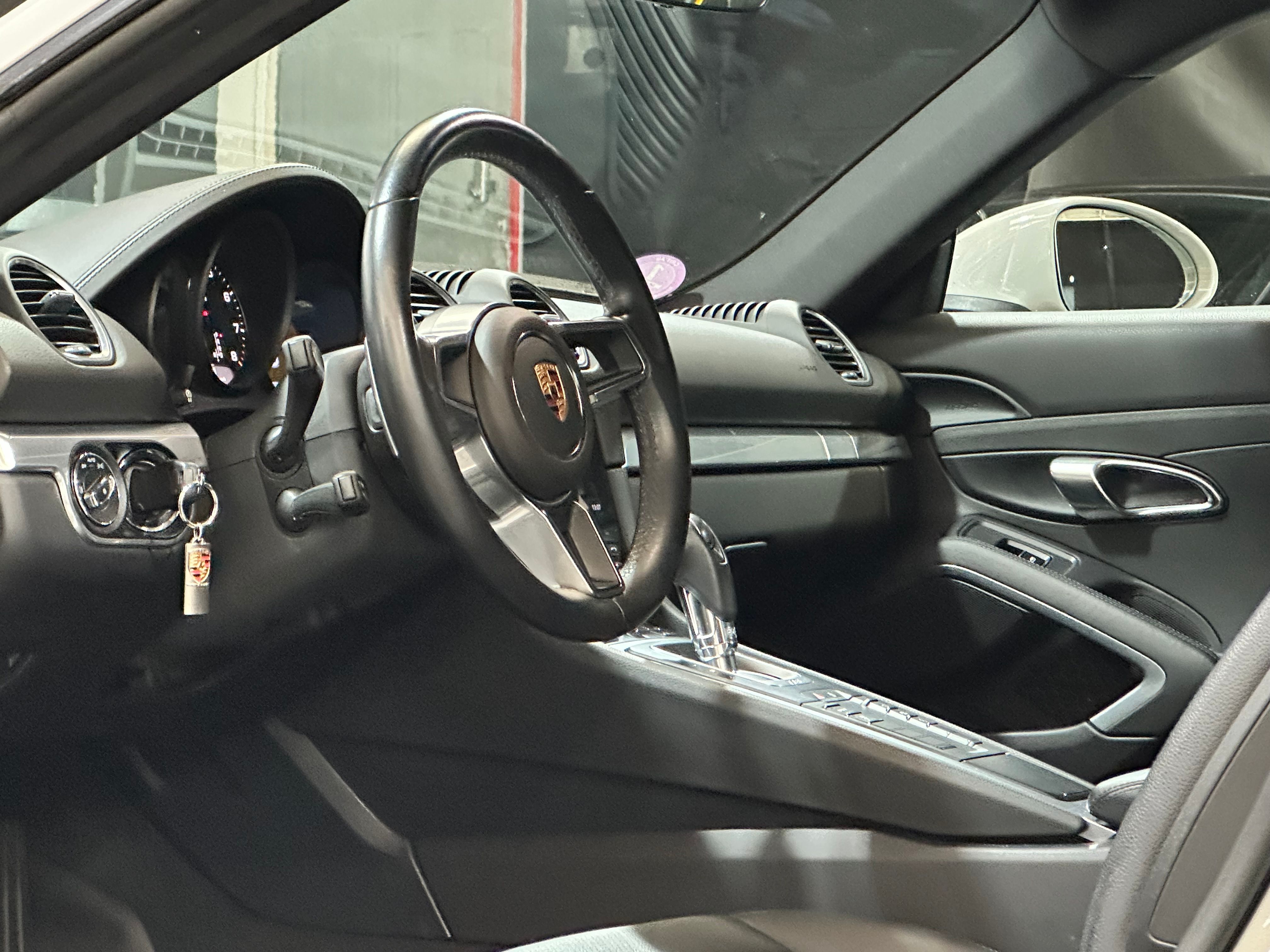 Porsche 718 Cayman 2020 — tableau de bord (19)