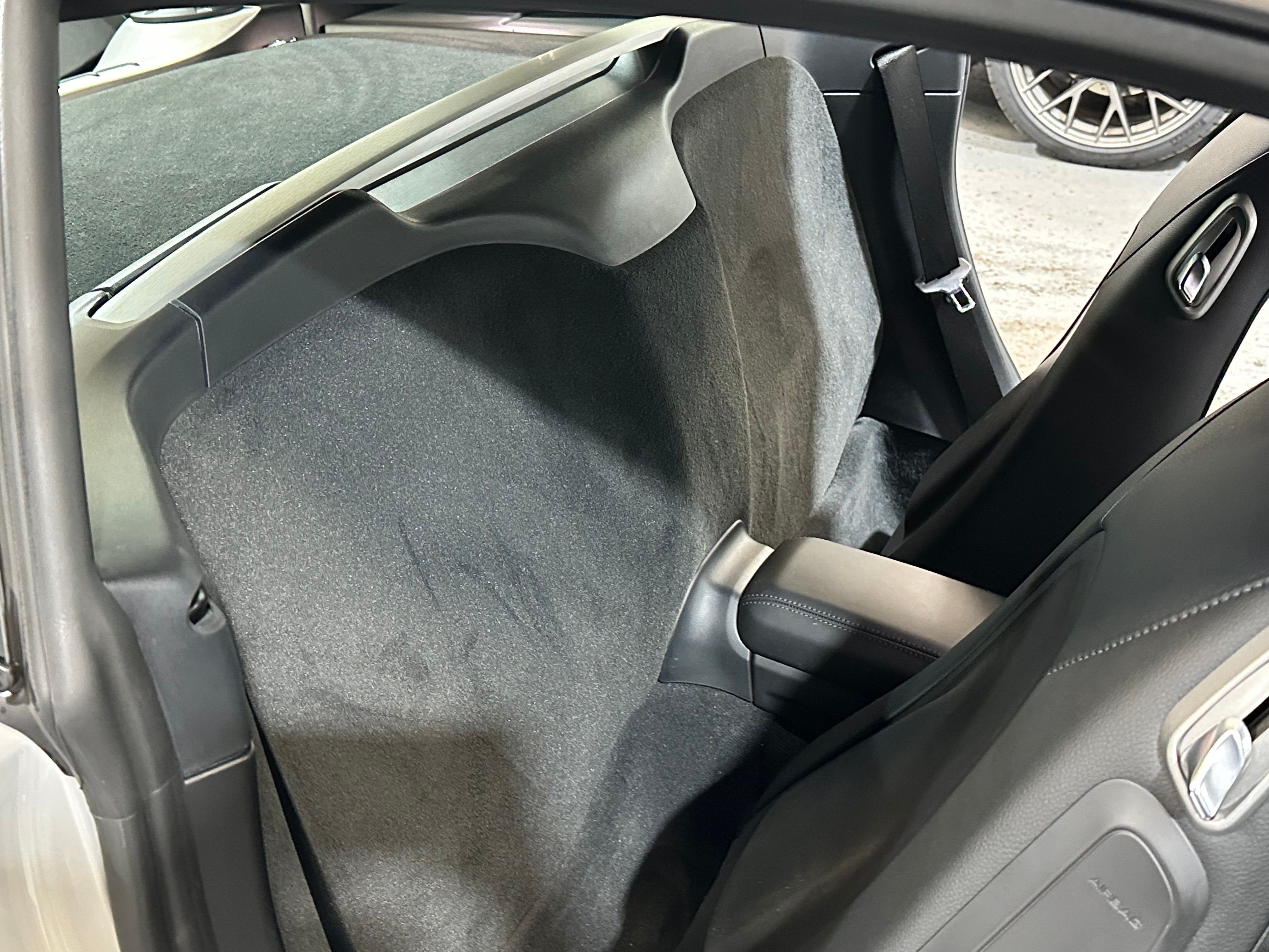 Porsche 718 Cayman 2020 — places arriere (31)