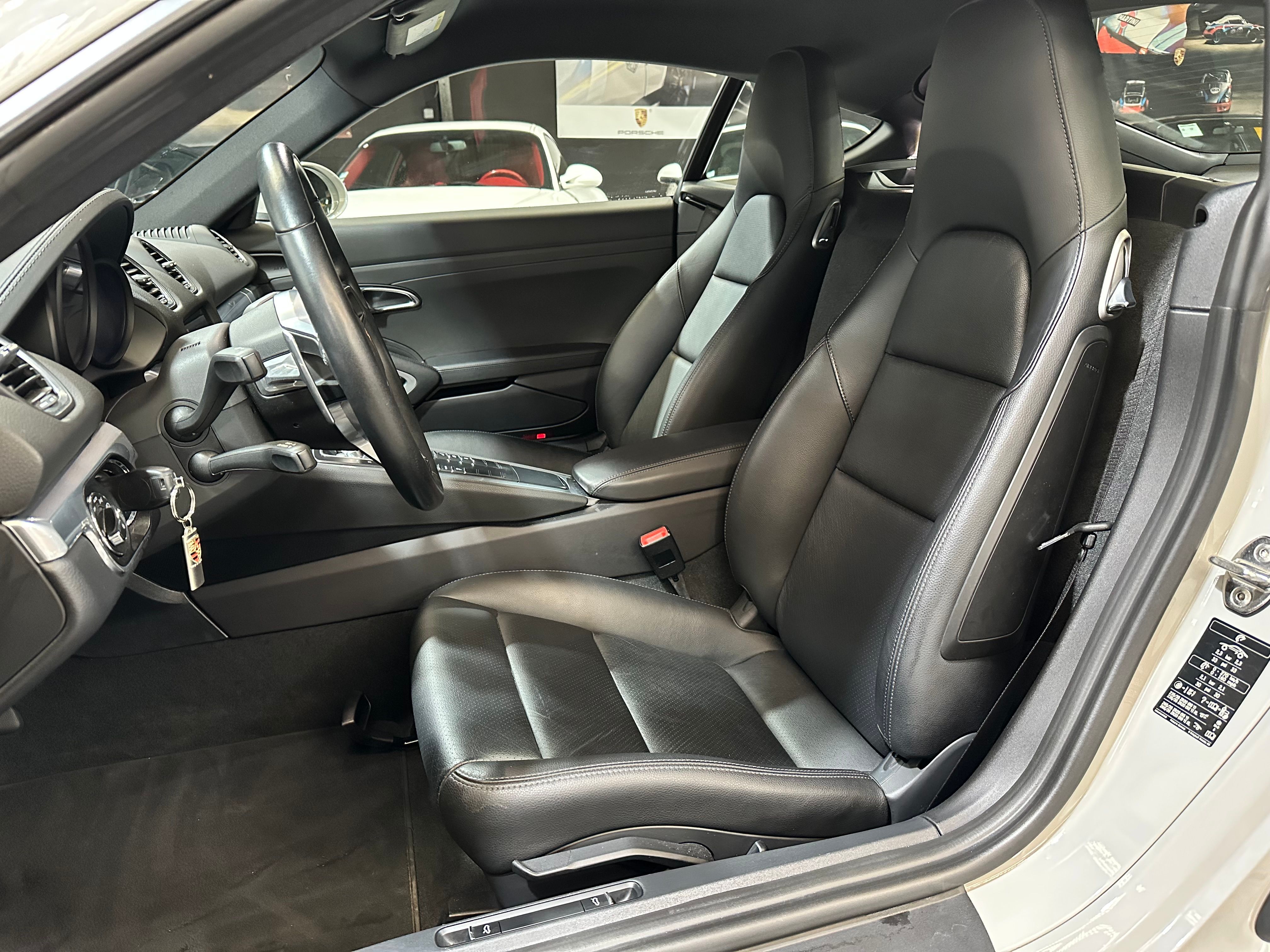 Porsche 718 Cayman 2020 — sieges (27)