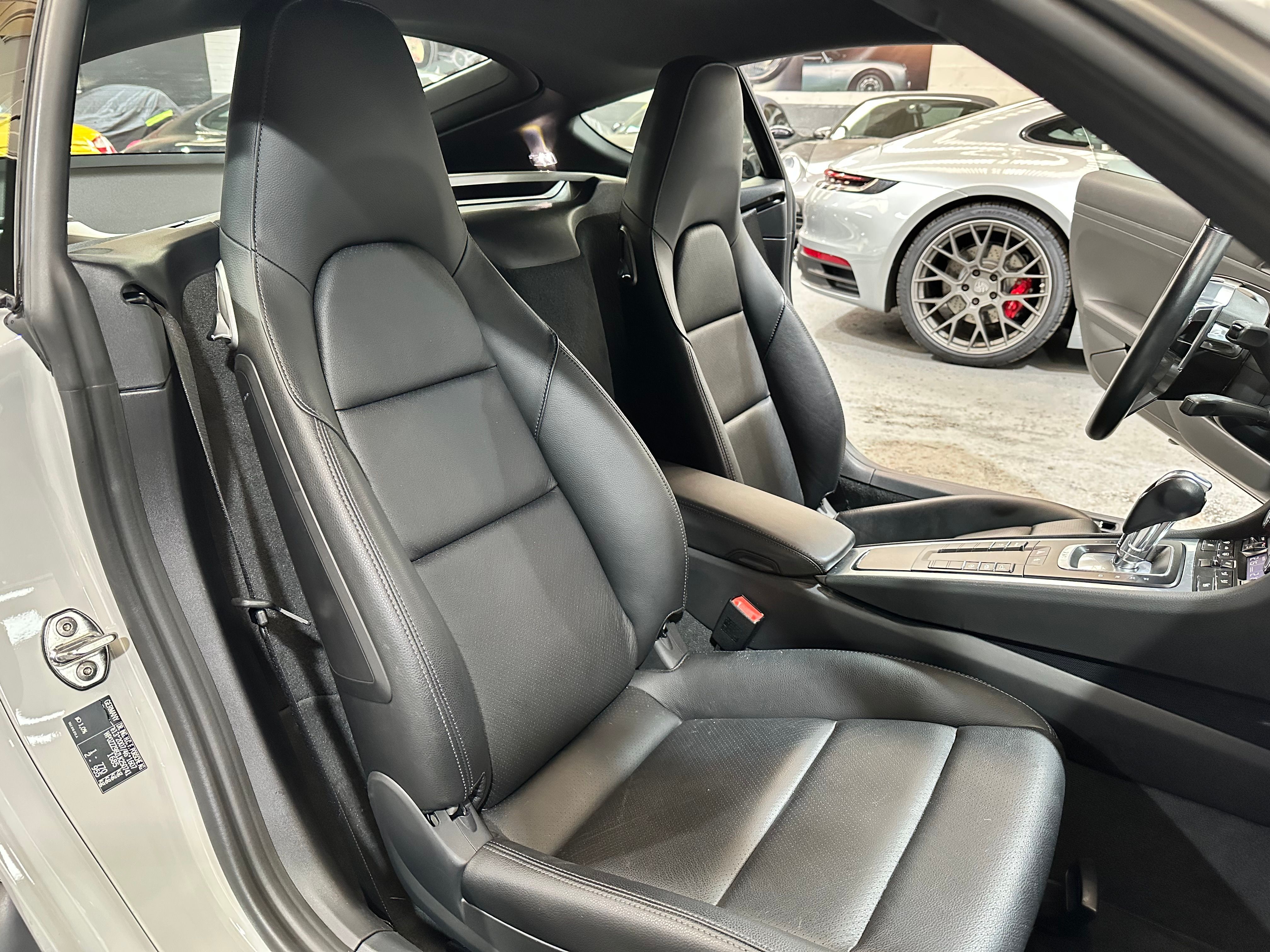 Porsche 718 Cayman 2020 — sieges (28)