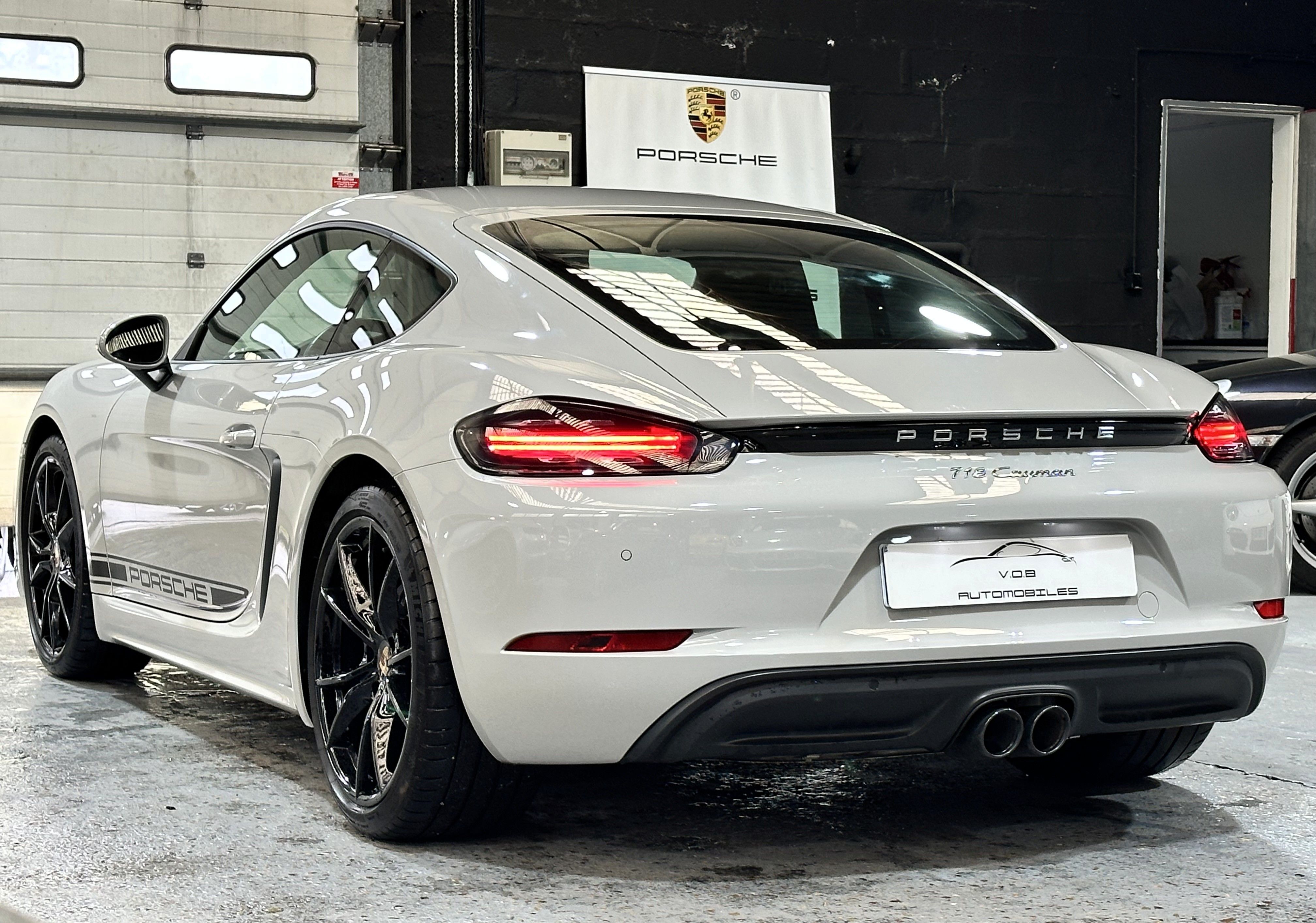 Porsche 718 Cayman 2020 — vue arriere trois-quarts (13)