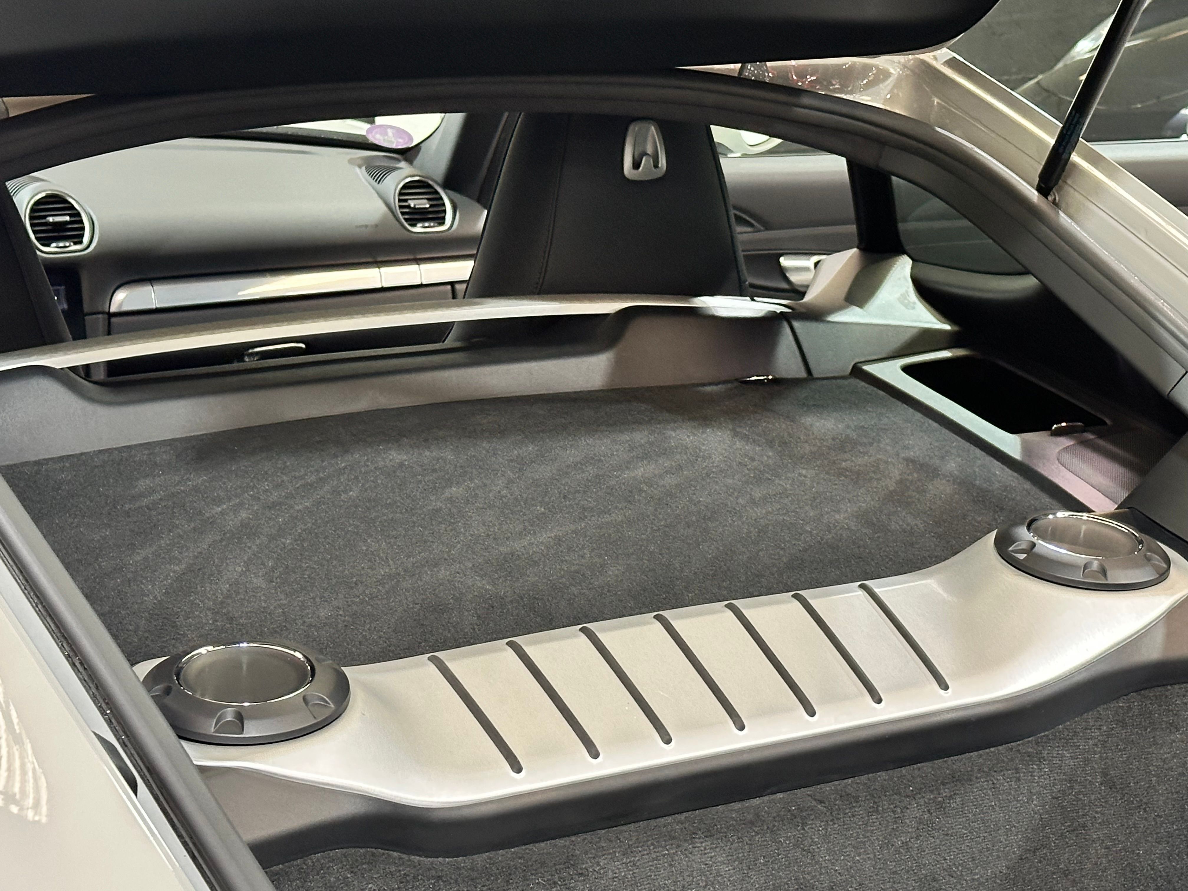 Porsche 718 Cayman 2020 — coffre (33)