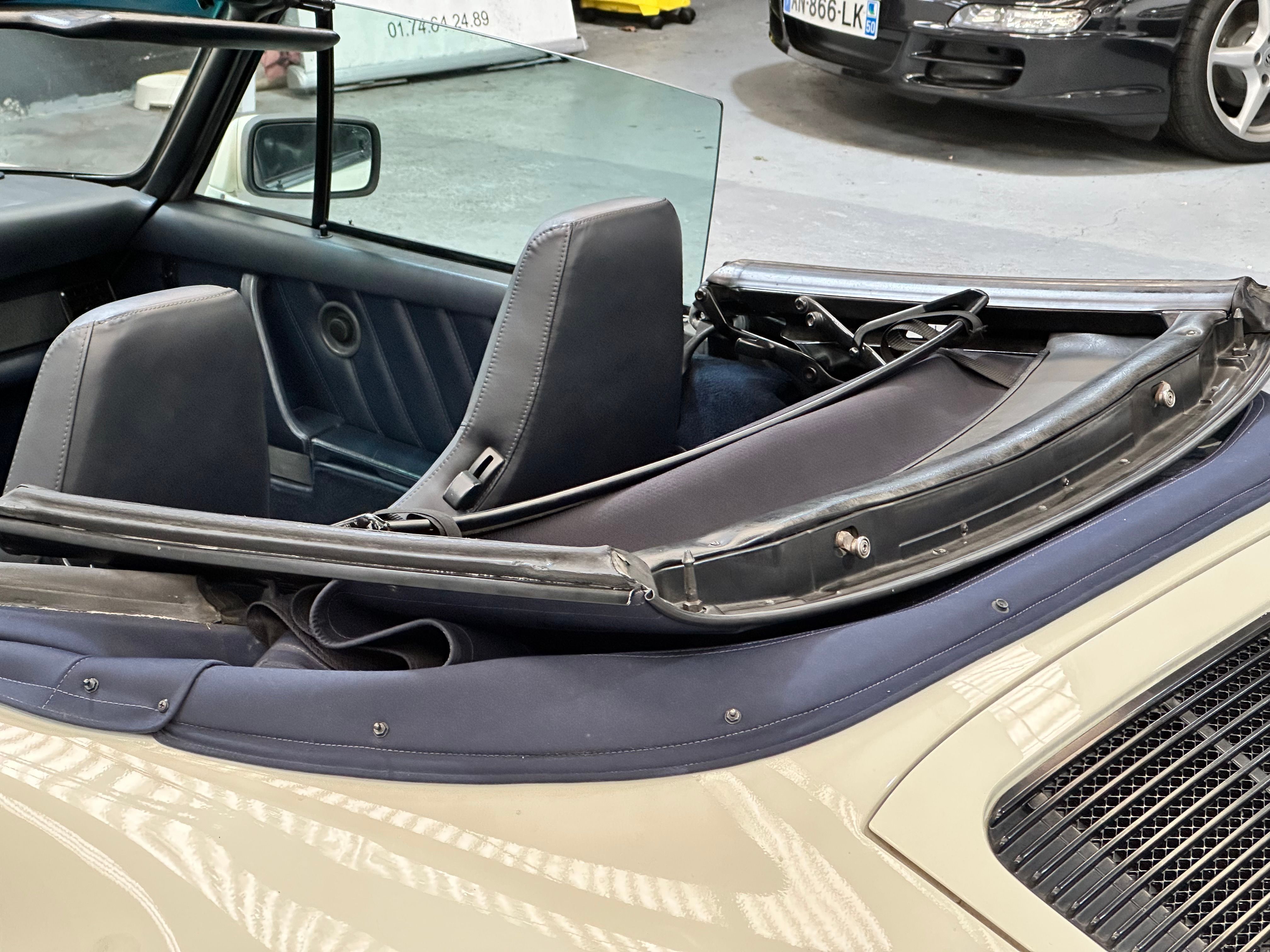 Porsche 911 Carrera Cabriolet 1986 — photo (14)